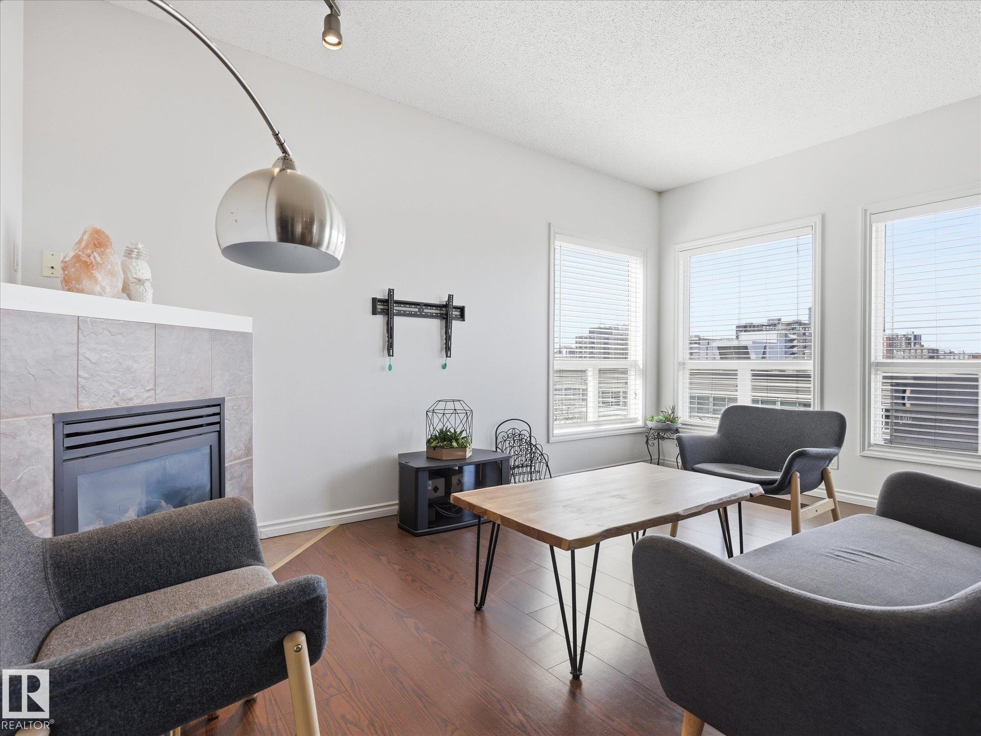 https://zimg.paragon.ice.com/ParagonImages/Property/PM/RAE/225398962/9/0/0/acc4d53b5c5bfbd9b2b63dc20103aef1/1/26975b3ebeb2e9eb8e845bac7b80d187/225398962-e0635803-28a6-4ba3-93a1-19a1e5031ab8.JPG