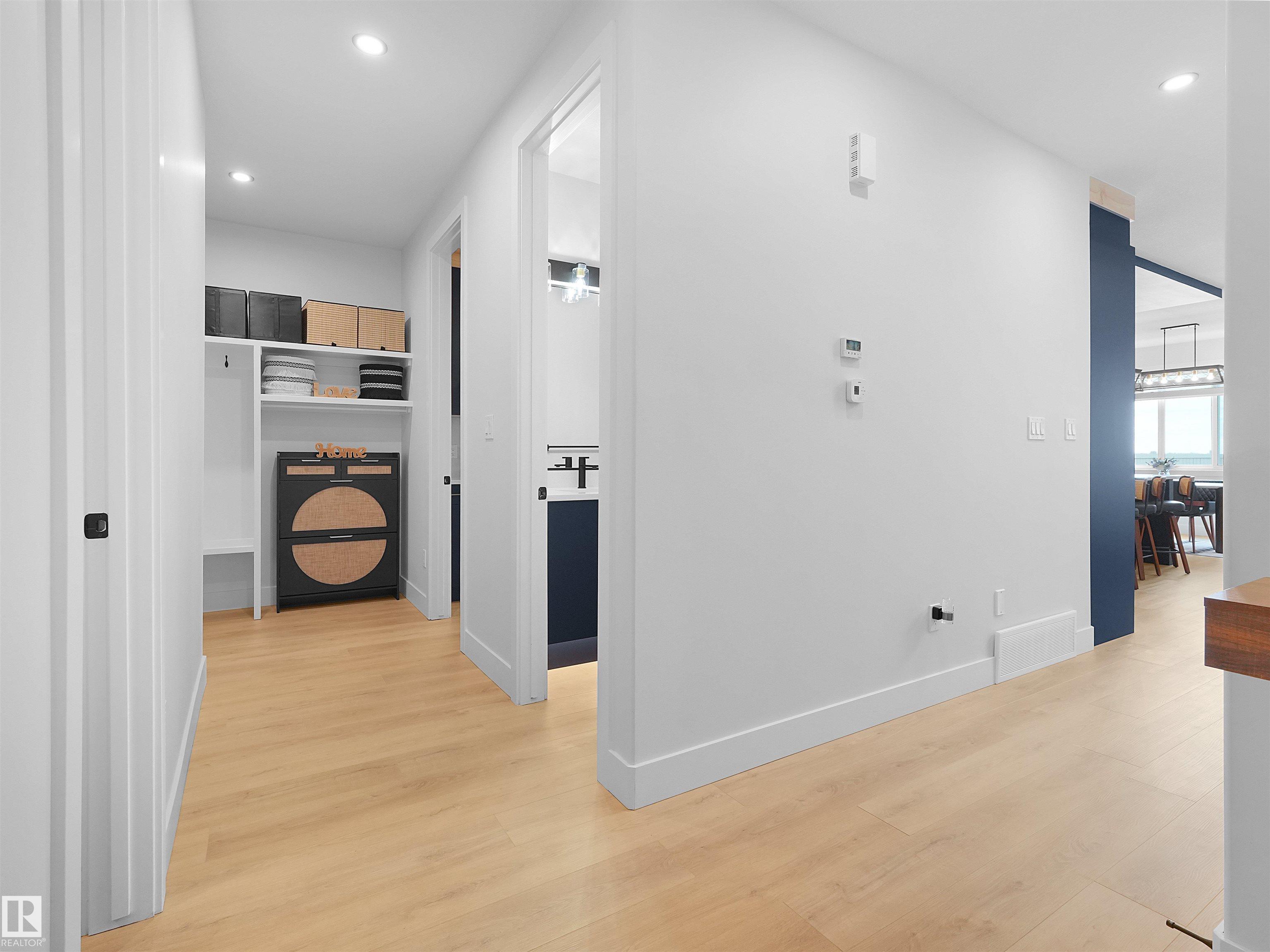 https://zimg.paragon.ice.com/ParagonImages/Property/PM/RAE/225398963/11/0/0/2cdfe7f946bddabb0874e56451921eeb/1/c7f023362c64b59ba2a5b0cf1b9c69dd/225398963-dfafe7cd-a858-4d20-a369-5e734021a647.JPG