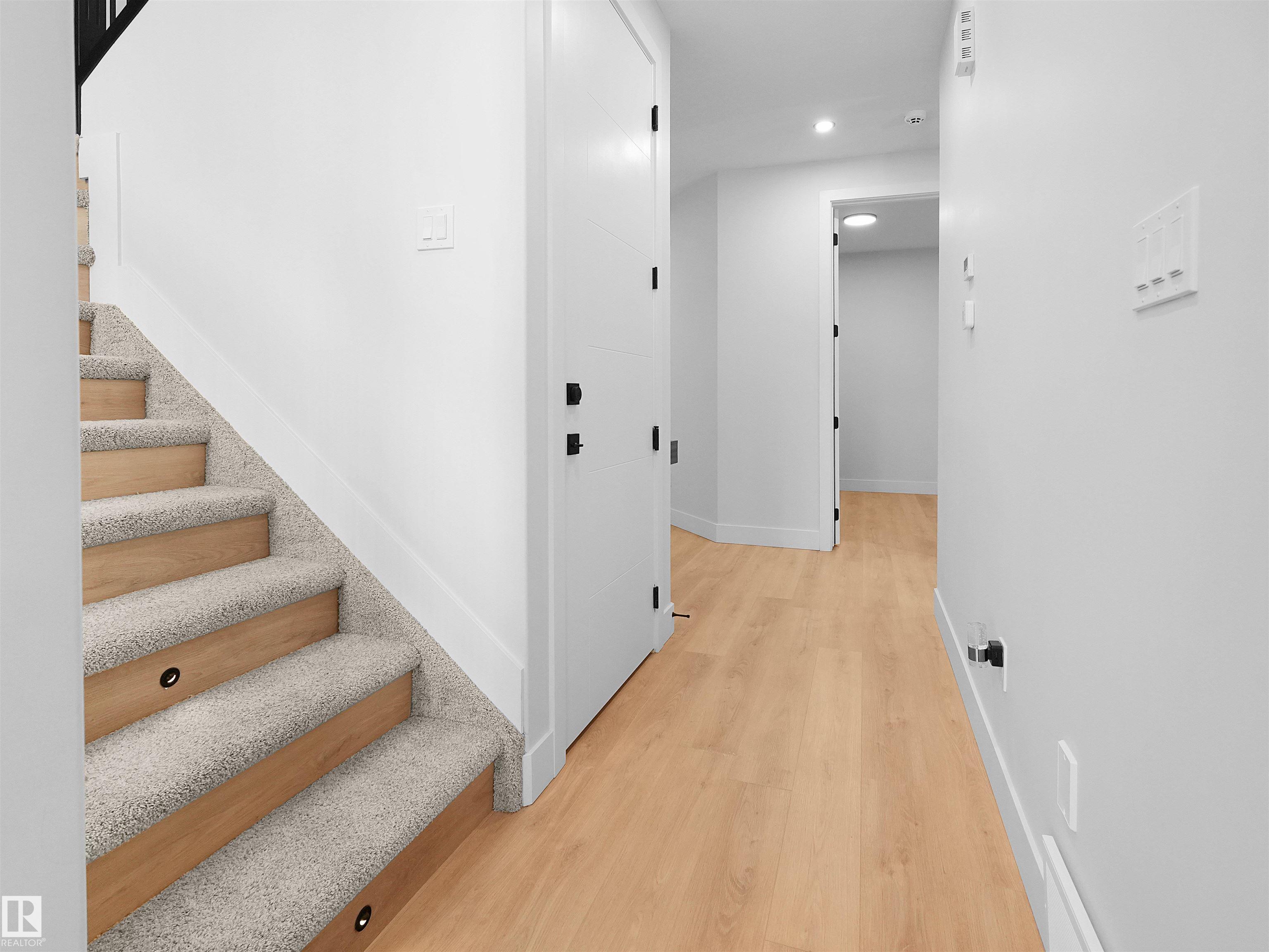 https://zimg.paragon.ice.com/ParagonImages/Property/PM/RAE/225398963/16/0/0/26fa77ef29473a7b3bca389e76be3b9d/1/c7f023362c64b59ba2a5b0cf1b9c69dd/225398963-e2539d4e-8500-4cd2-899d-1c09c6eb68ba.JPG