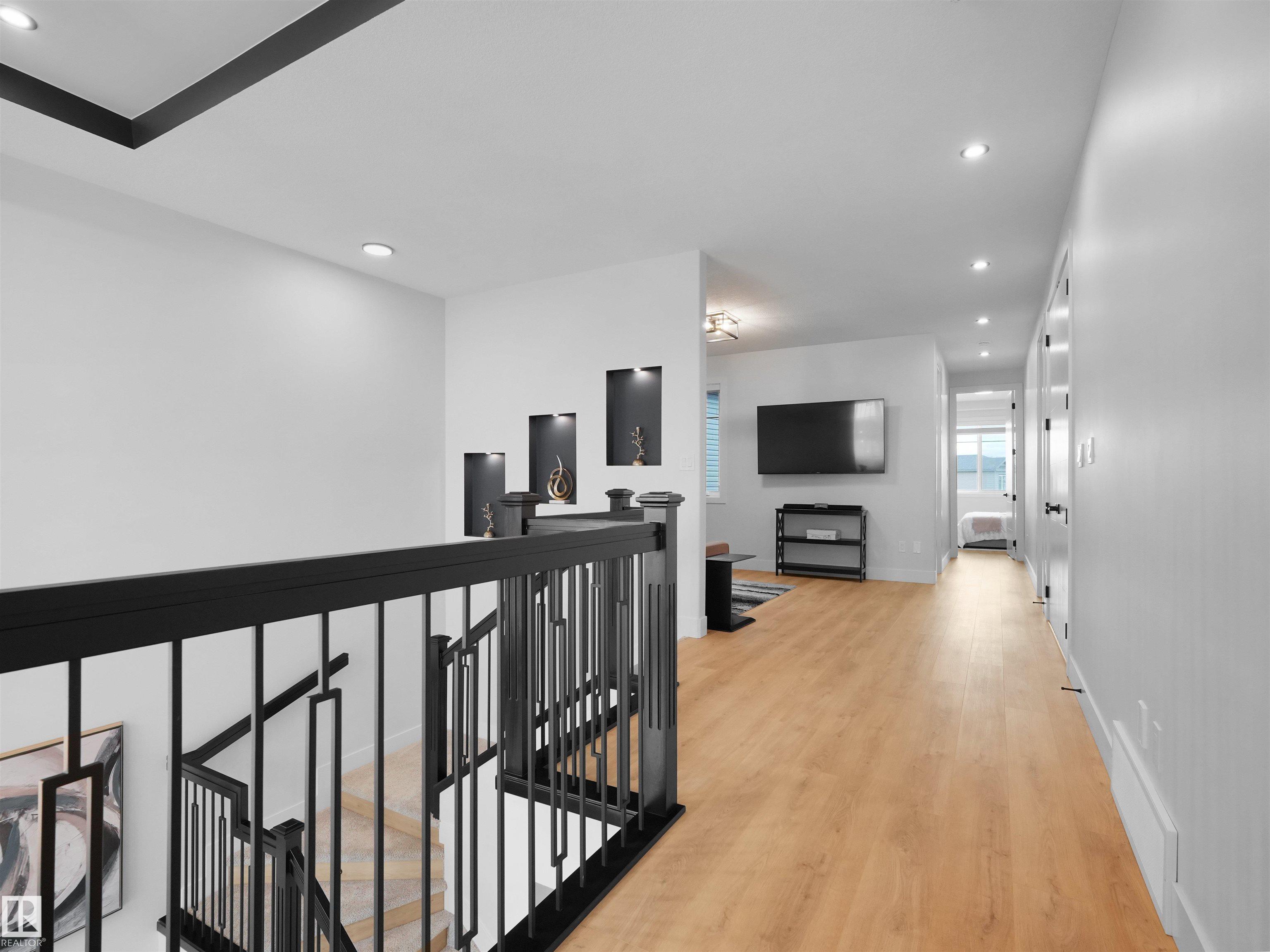 https://zimg.paragon.ice.com/ParagonImages/Property/PM/RAE/225398963/51/0/0/4bfc30f6f0d07fce56b6e2c97da2c8df/1/c7f023362c64b59ba2a5b0cf1b9c69dd/225398963-f5934a74-2d8d-4d97-b8b8-716059ddfe95.JPG