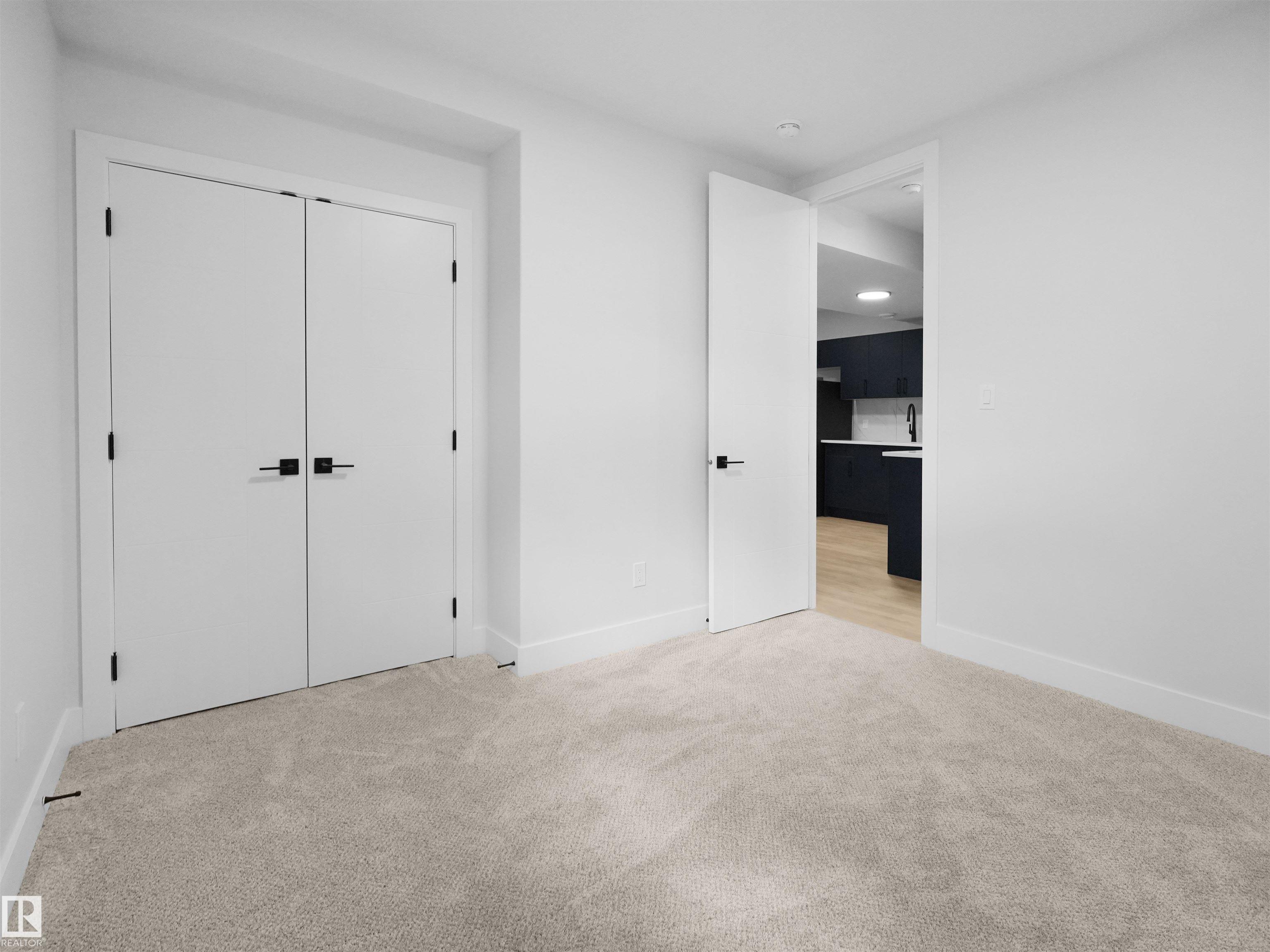 https://zimg.paragon.ice.com/ParagonImages/Property/PM/RAE/225398963/65/0/0/acc33d016c725c909a02496bb52bcce6/1/c7f023362c64b59ba2a5b0cf1b9c69dd/225398963-b81f7955-53ac-443b-82ad-aecaefd7da77.JPG