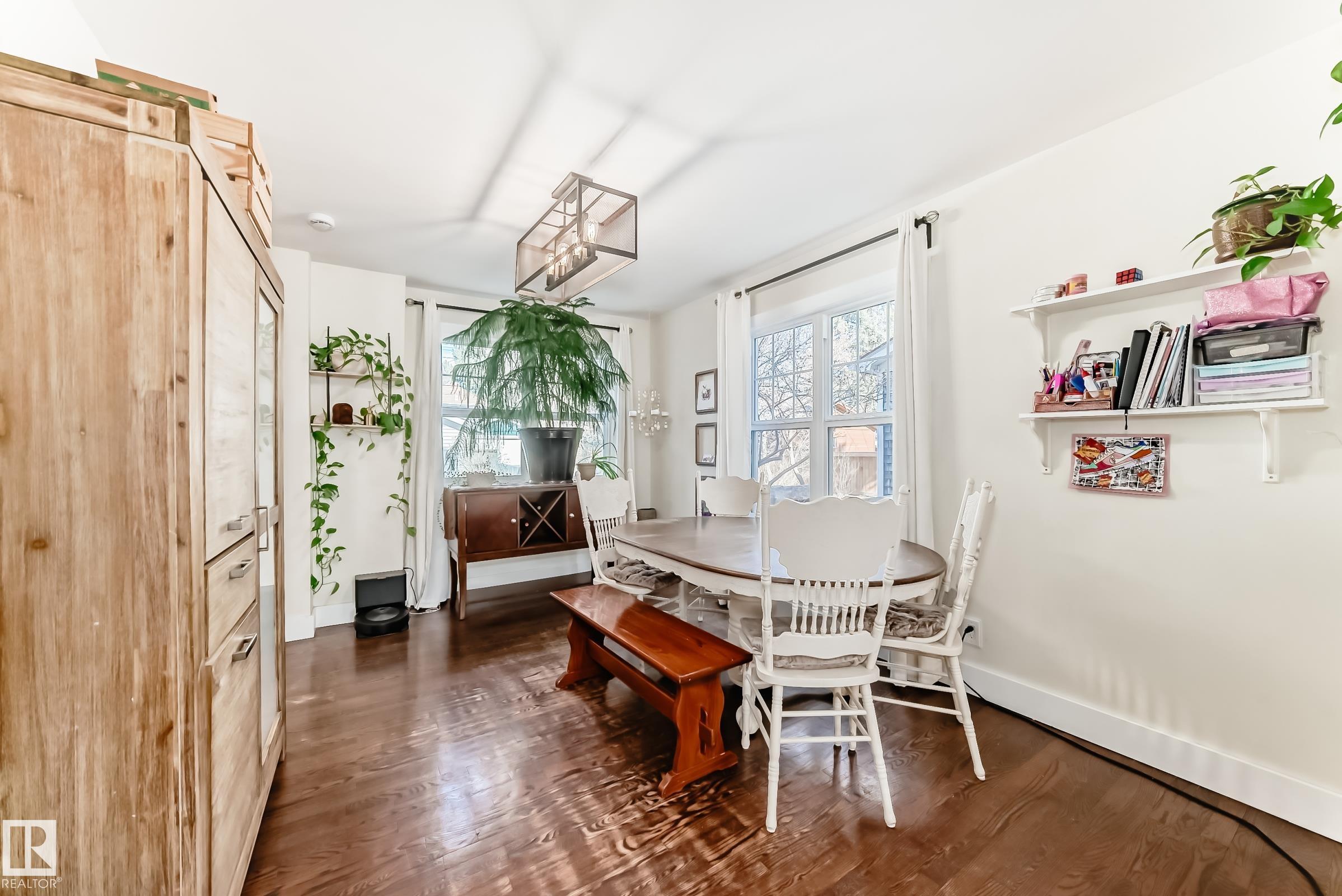 https://zimg.paragon.ice.com/ParagonImages/Property/PM/RAE/225398990/10/0/0/a36b26f3f55b7f9985f8e153ab856739/1/9f60fb73f4cc4db5bb422d87d43035e9/225398990-70279af4-7ded-492c-a9c2-abc7801b0fba.JPG