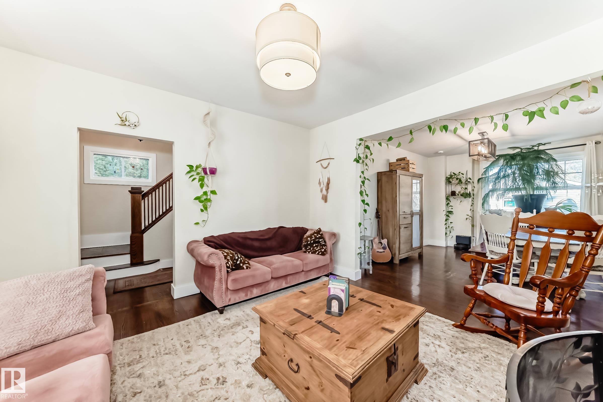 https://zimg.paragon.ice.com/ParagonImages/Property/PM/RAE/225398990/14/0/0/6fb1b2e3d11a5c1234f1c93f7b571f7e/1/9f60fb73f4cc4db5bb422d87d43035e9/225398990-0bd62925-8b26-45c6-8b4c-d5a932f15631.JPG