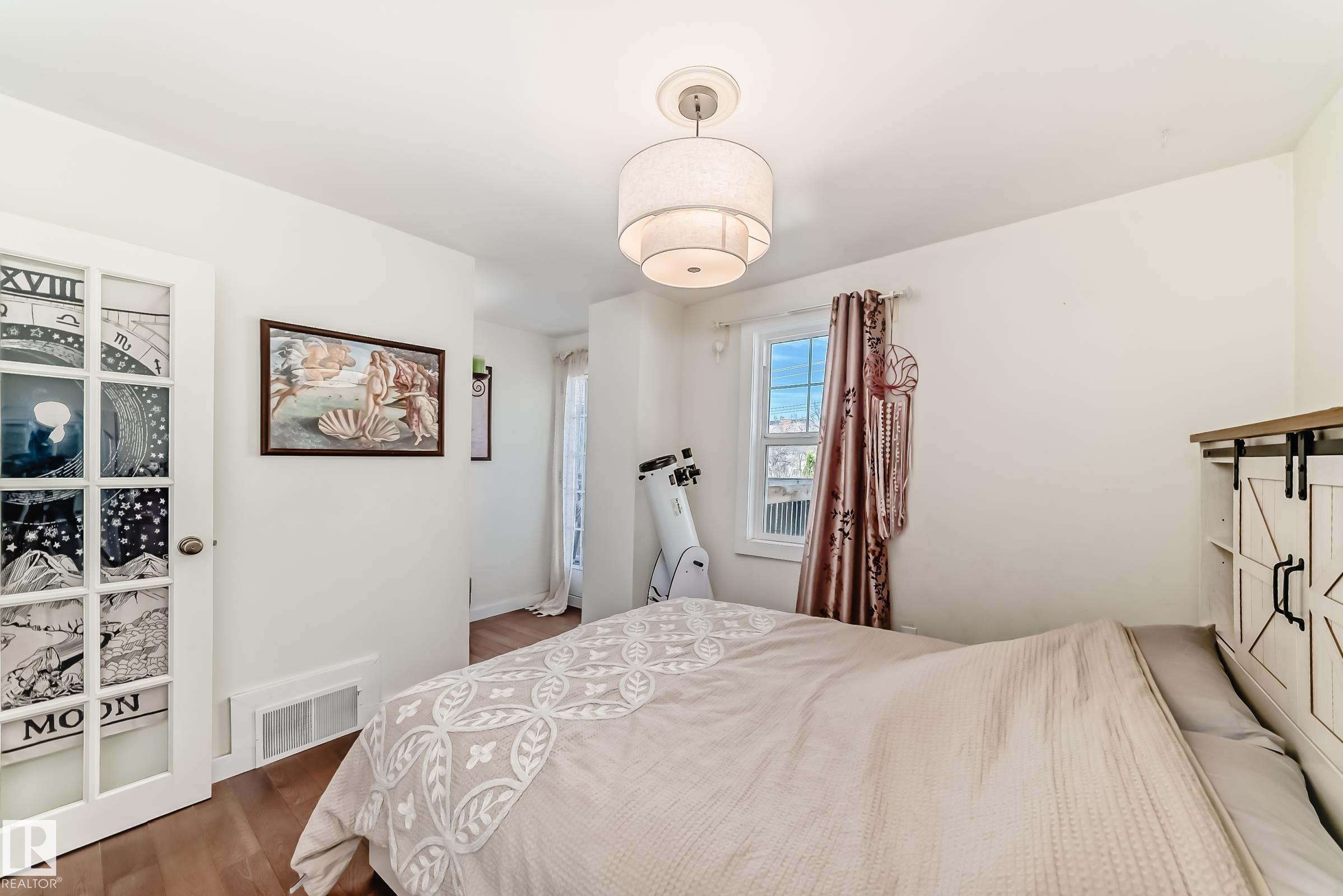 https://zimg.paragon.ice.com/ParagonImages/Property/PM/RAE/225398990/27/0/0/ddfa617a390c624981fddac45b158442/1/9f60fb73f4cc4db5bb422d87d43035e9/225398990-85352469-9474-4afc-bc5a-4e4de932841f.JPG