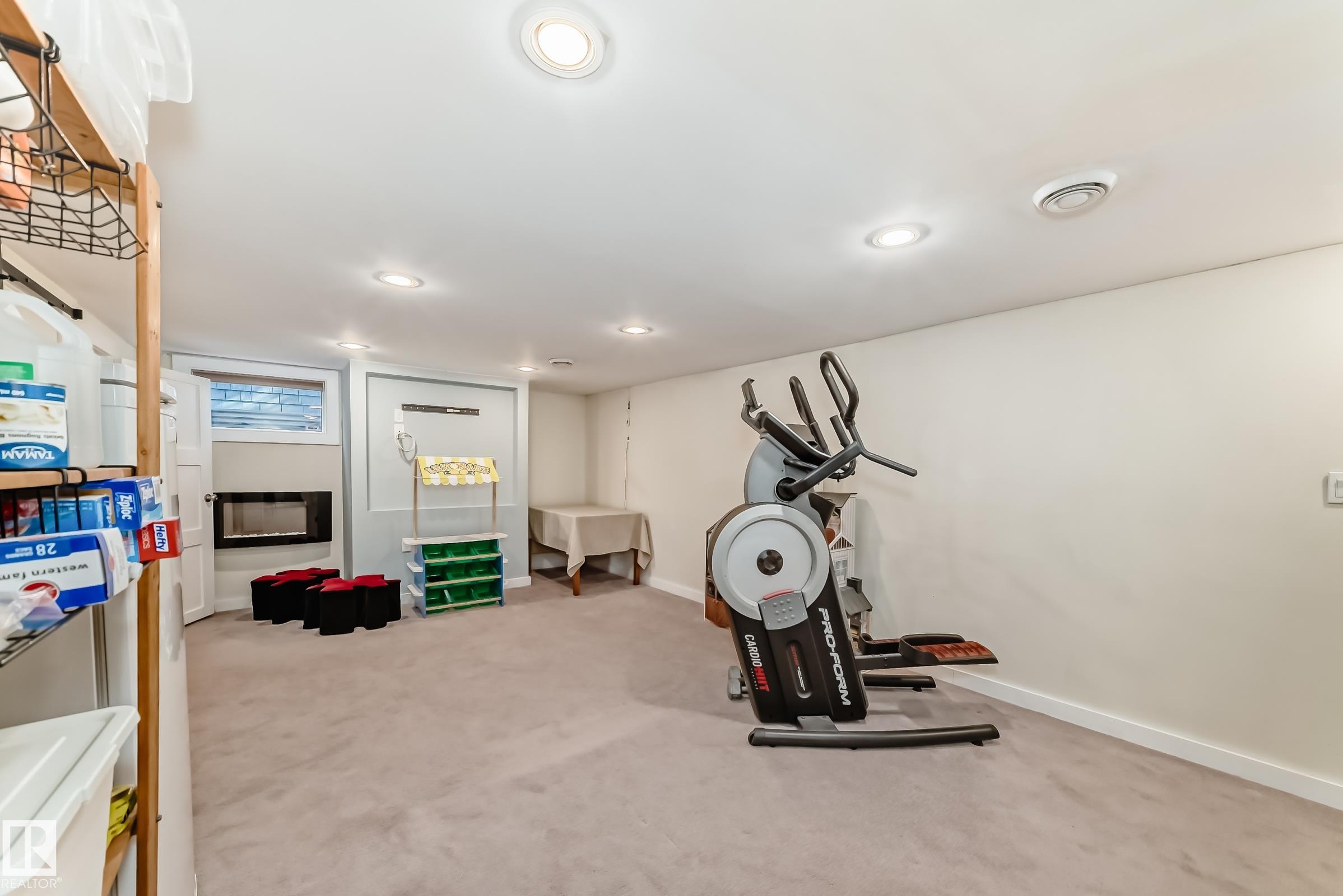 https://zimg.paragon.ice.com/ParagonImages/Property/PM/RAE/225398990/34/0/0/52387800bf90cb03fa60529899a48cd0/1/9f60fb73f4cc4db5bb422d87d43035e9/225398990-1614cf1d-c246-4456-853e-671a92eef57b.JPG