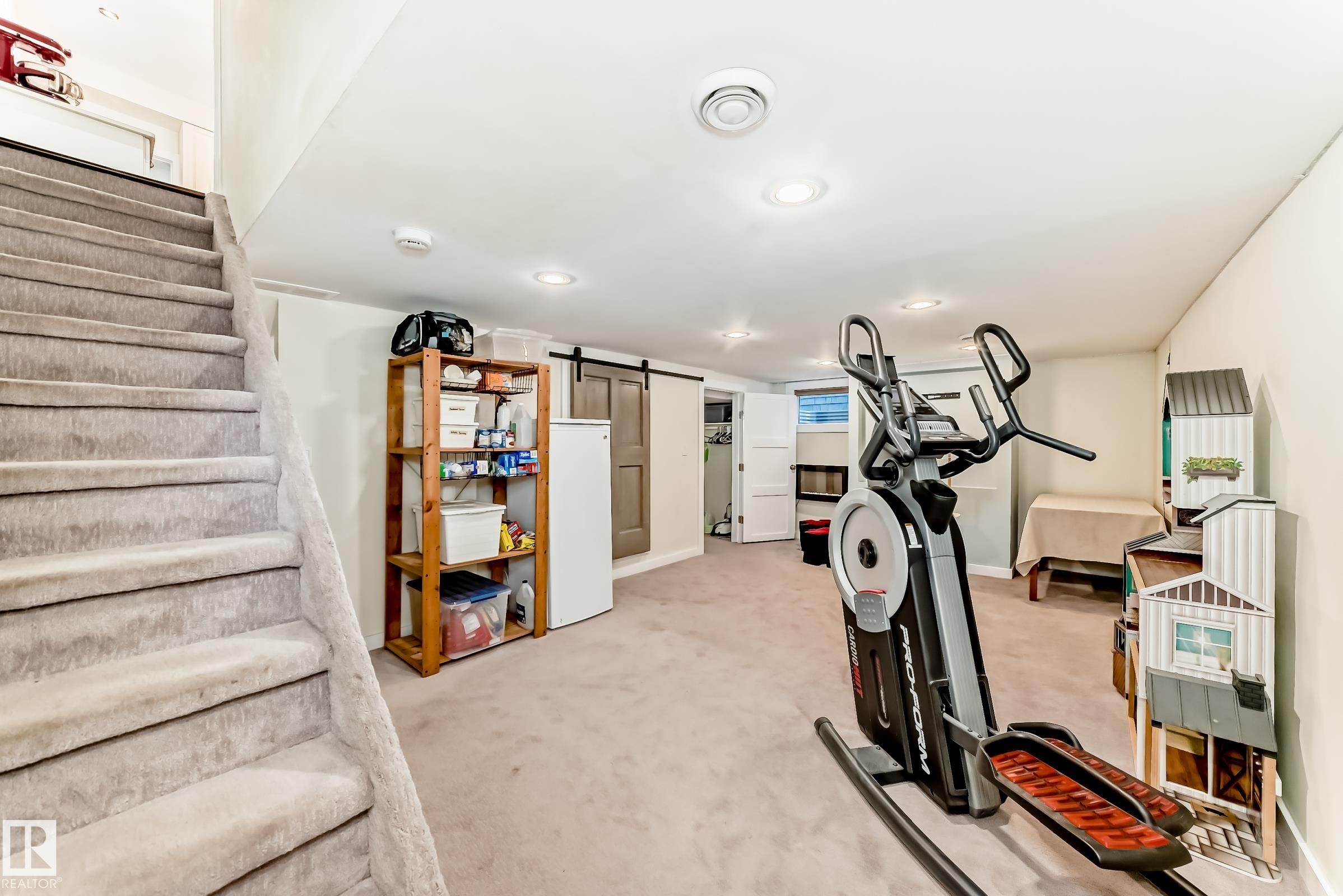 https://zimg.paragon.ice.com/ParagonImages/Property/PM/RAE/225398990/35/0/0/17c3f7ff569a28b011cbf4fa182169de/1/9f60fb73f4cc4db5bb422d87d43035e9/225398990-32525e07-9fa3-4476-b429-0ce0c2f44249.JPG