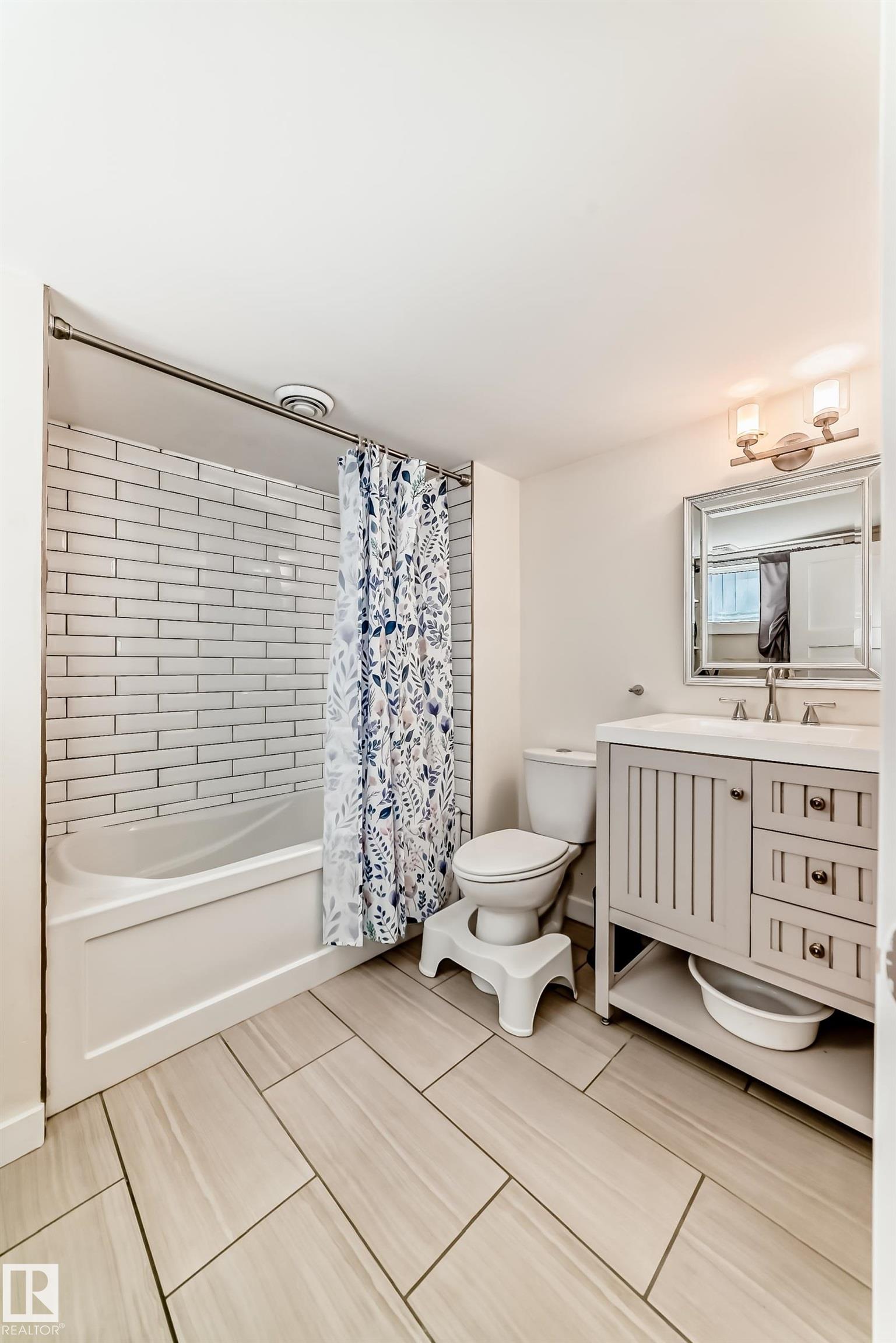 https://zimg.paragon.ice.com/ParagonImages/Property/PM/RAE/225398990/38/0/0/4f150175f71937e22bf42bf1ec1ee257/1/9f60fb73f4cc4db5bb422d87d43035e9/225398990-c0620b61-bdec-4fc8-9323-f4f3f7da8ecc.JPG