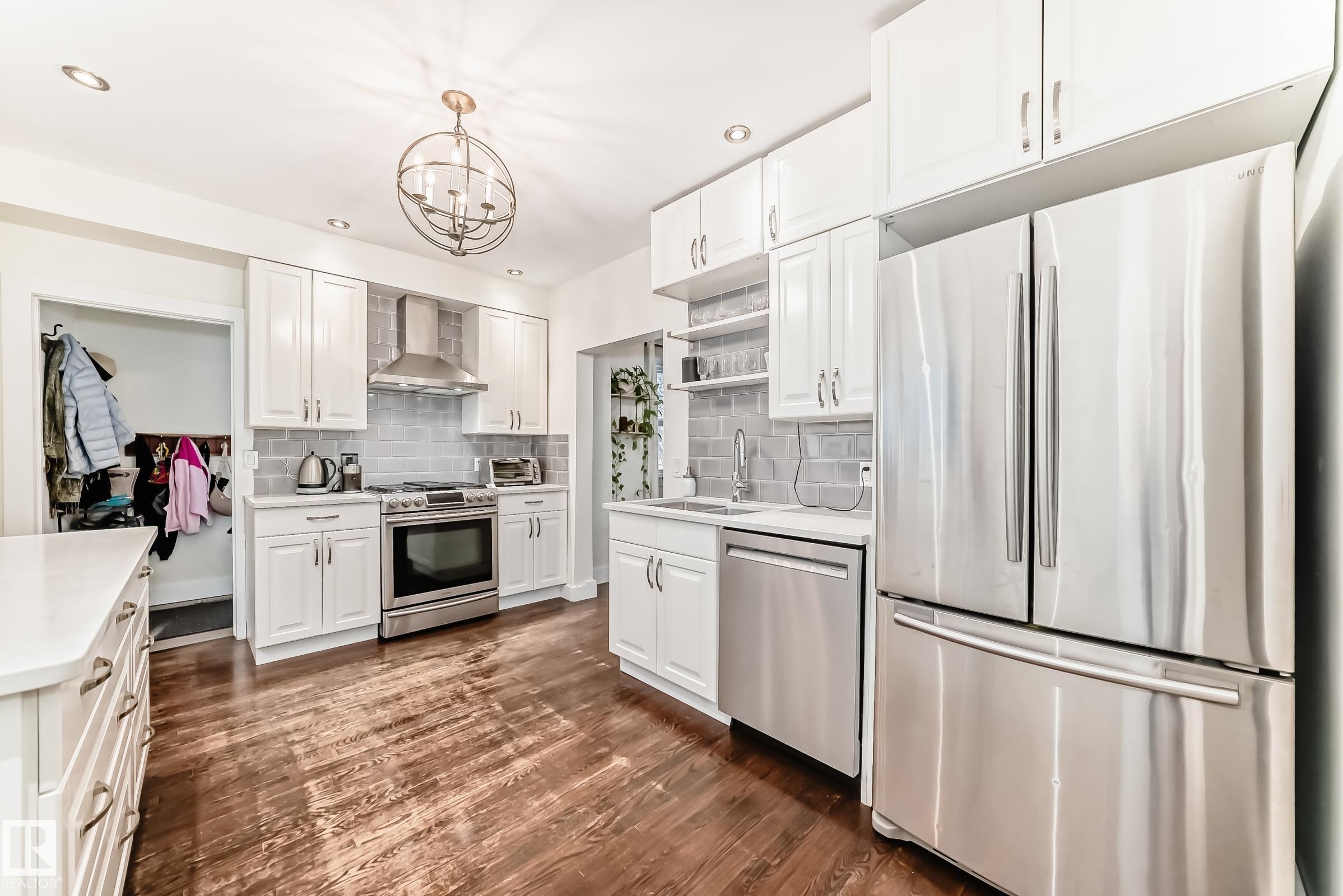 https://zimg.paragon.ice.com/ParagonImages/Property/PM/RAE/225398990/7/0/0/62afdc63abec9dab10c54f3173af98c0/1/9f60fb73f4cc4db5bb422d87d43035e9/225398990-ce9fc094-fbeb-4337-a196-be59b419872b.JPG