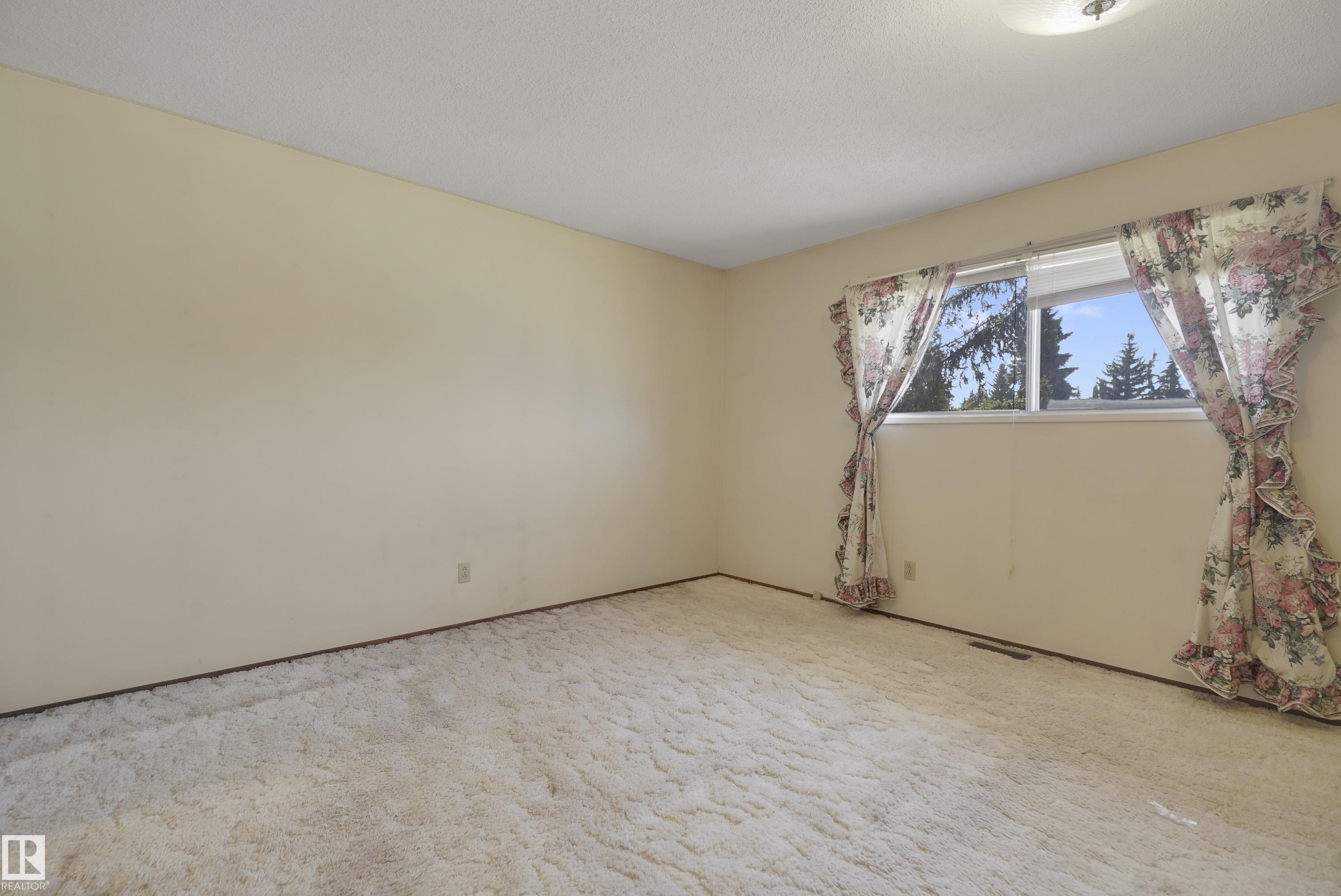 https://zimg.paragon.ice.com/ParagonImages/Property/PM/RAE/225398991/16/0/0/e4ec59da14999d89e7789cf544c2e5eb/1/83127b6dd2ee28390d858d7d8f267c80/225398991-a17d6d7e-3c79-45dc-8005-f52a910a846d.JPG