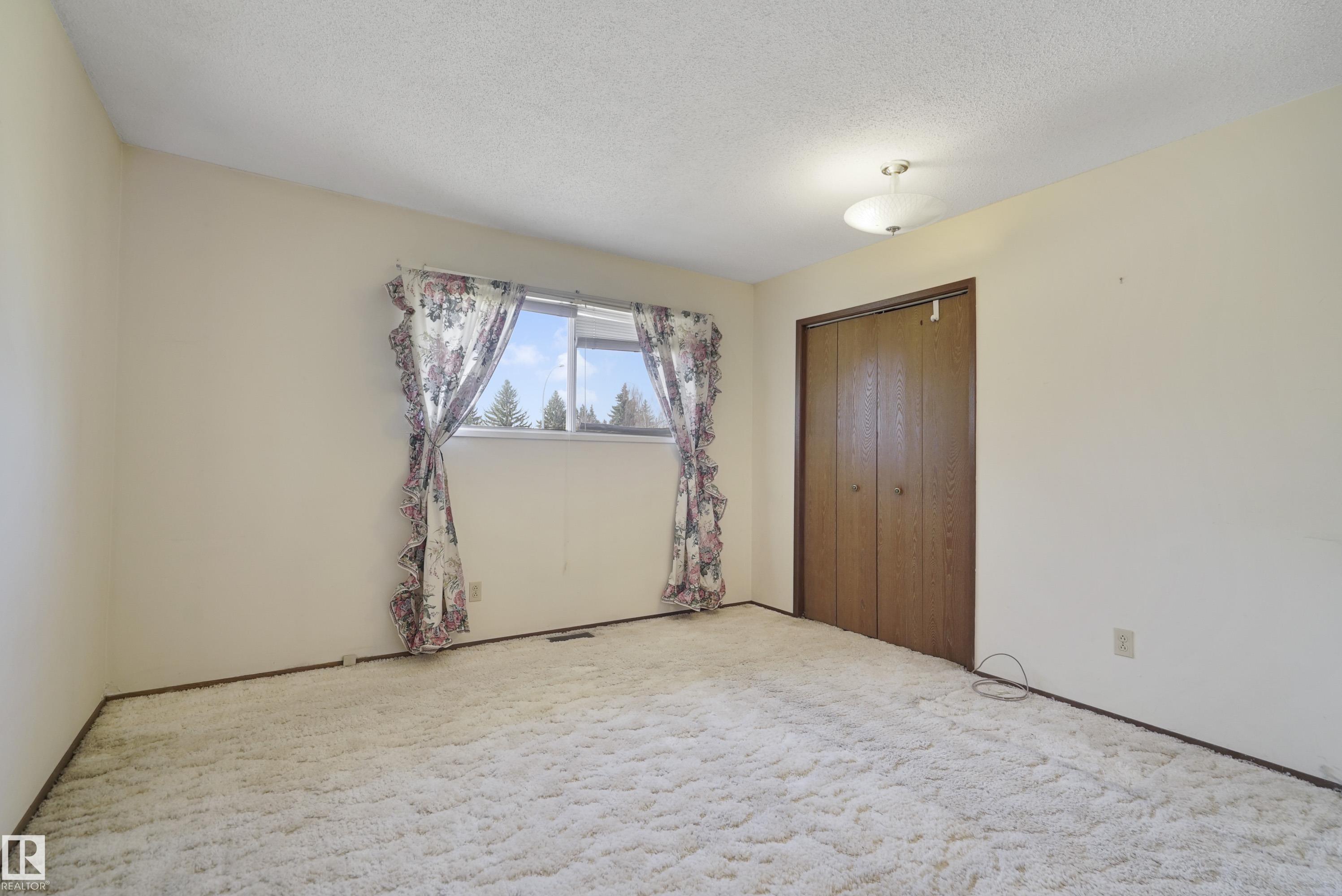 https://zimg.paragon.ice.com/ParagonImages/Property/PM/RAE/225398991/19/0/0/027330762fd15cb19c5b1d7cce997513/1/83127b6dd2ee28390d858d7d8f267c80/225398991-81393a1a-57e4-4cbc-bac6-53ac15958f7b.JPG