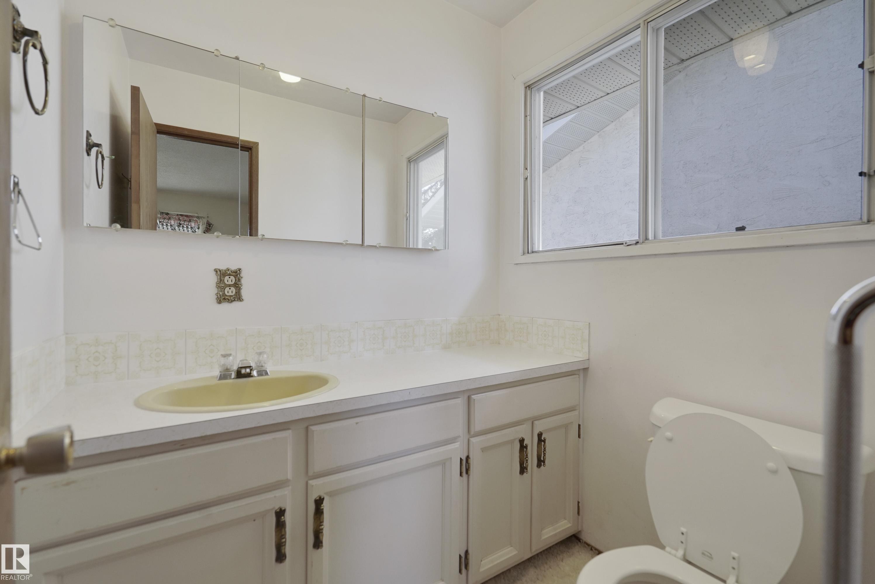 https://zimg.paragon.ice.com/ParagonImages/Property/PM/RAE/225398991/20/0/0/6e8d2bc449f17df6516cf619a9a8a2cd/1/83127b6dd2ee28390d858d7d8f267c80/225398991-faa1cdb7-3a4c-4d2c-8aea-2ddd06ad6c48.JPG