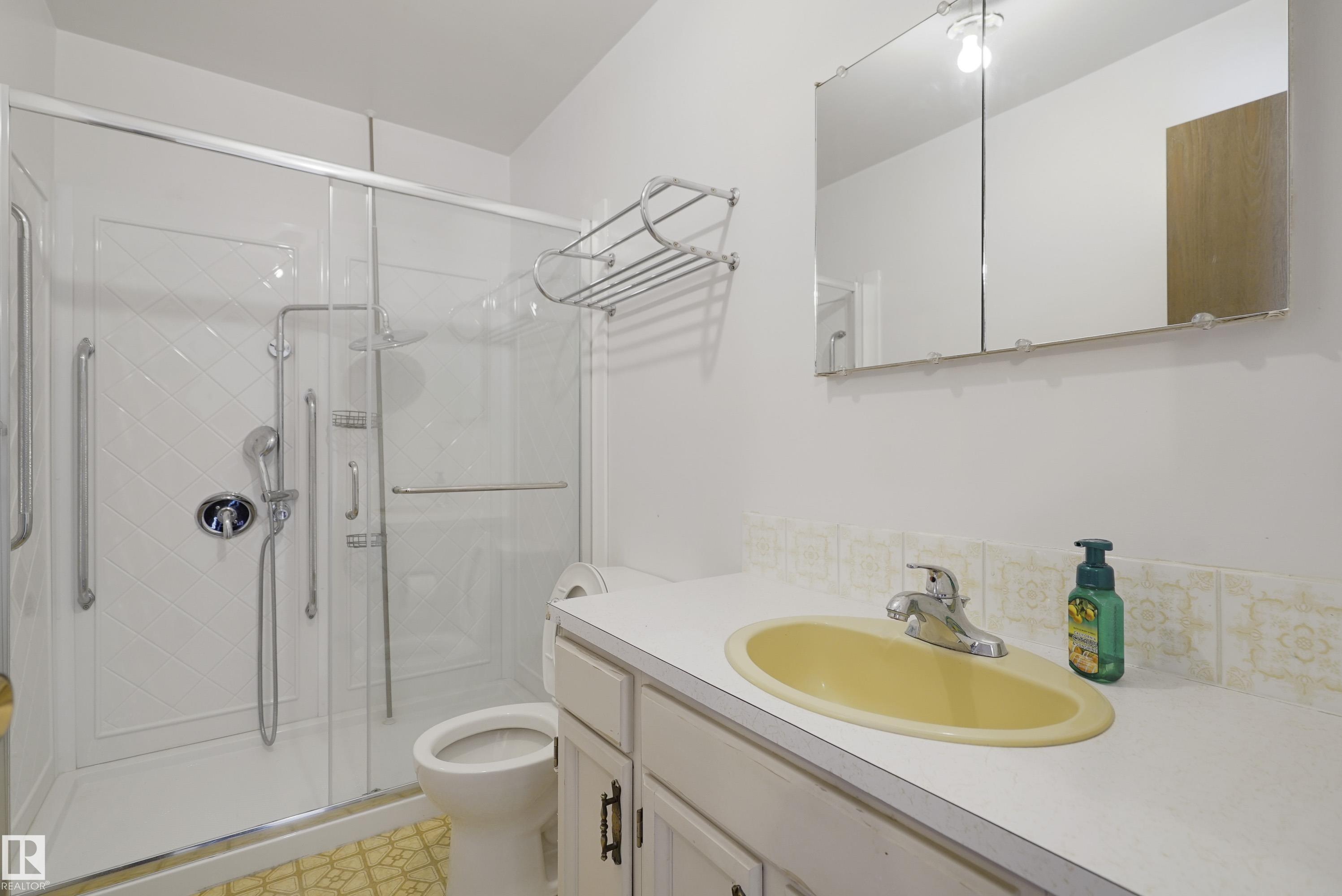 https://zimg.paragon.ice.com/ParagonImages/Property/PM/RAE/225398991/21/0/0/5e7849938be343d65c02e062565d31ec/1/83127b6dd2ee28390d858d7d8f267c80/225398991-7572da16-4ea1-4ae9-88d3-c5b3d08ecc63.JPG