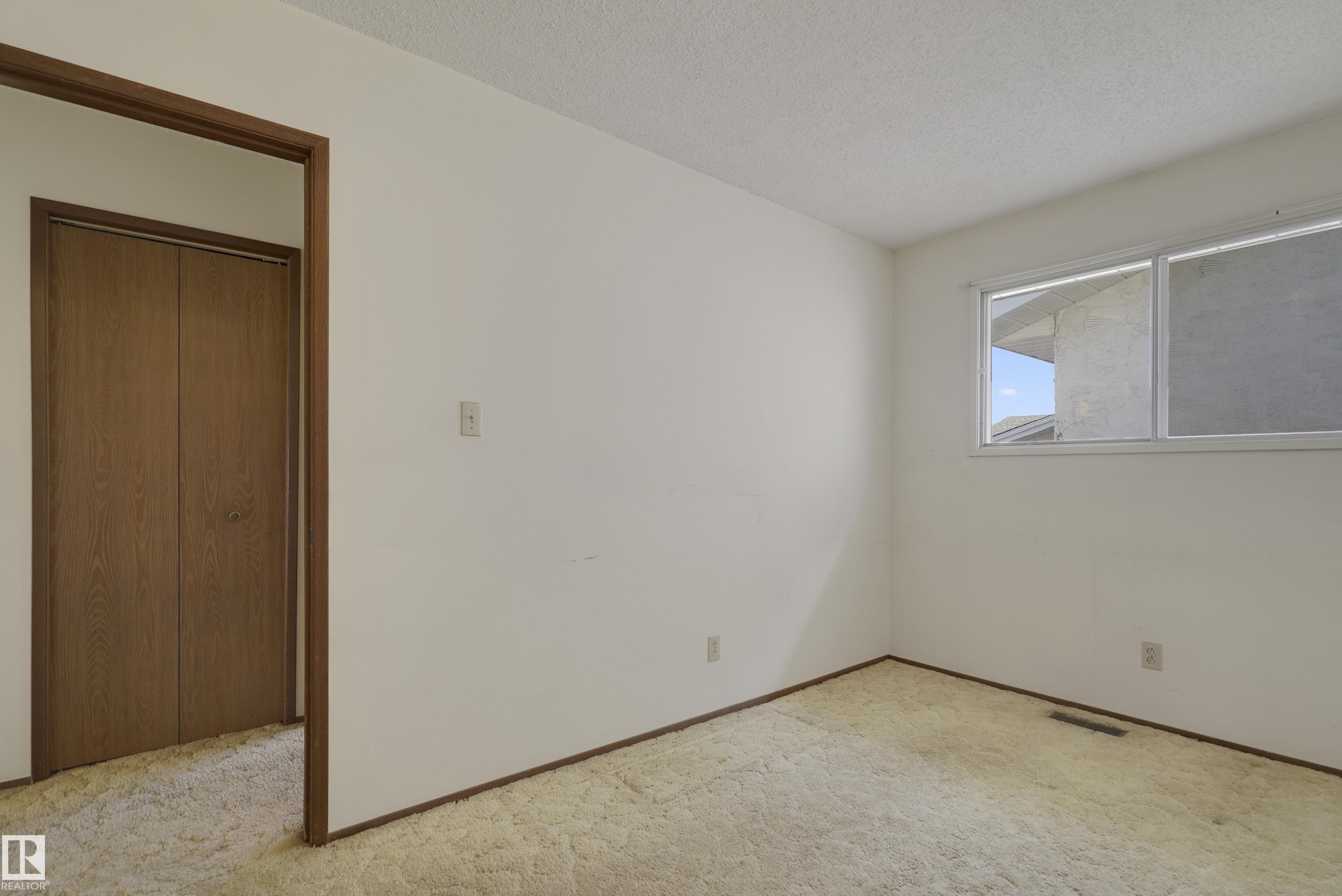 https://zimg.paragon.ice.com/ParagonImages/Property/PM/RAE/225398991/23/0/0/5d7abdd7c634972fcbce12f2757d238c/1/83127b6dd2ee28390d858d7d8f267c80/225398991-c1eb75d7-1f21-495f-8dc2-074ca4614034.JPG