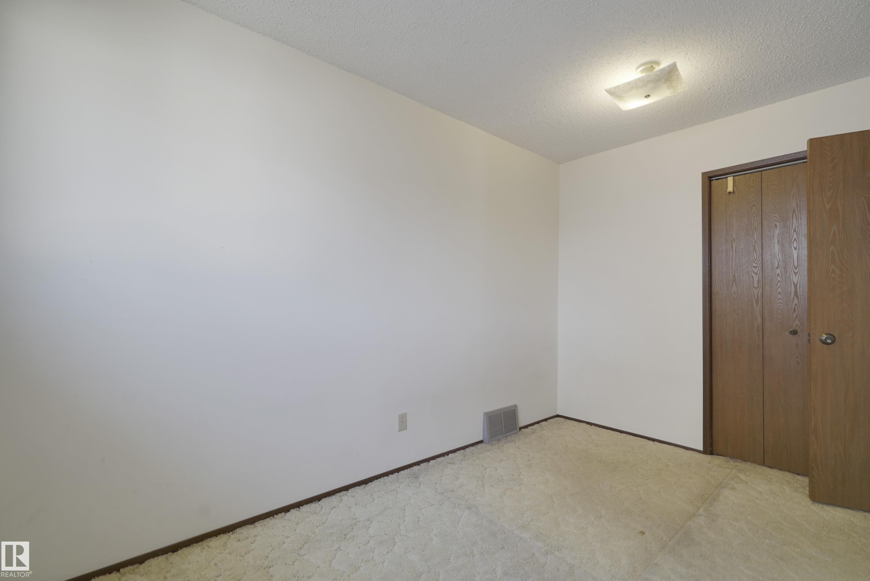 https://zimg.paragon.ice.com/ParagonImages/Property/PM/RAE/225398991/25/0/0/4b1f4e7ef9dd119936be27c4a26bfb5b/1/83127b6dd2ee28390d858d7d8f267c80/225398991-3713437f-c24a-4863-a7e6-3fcb264fc447.JPG
