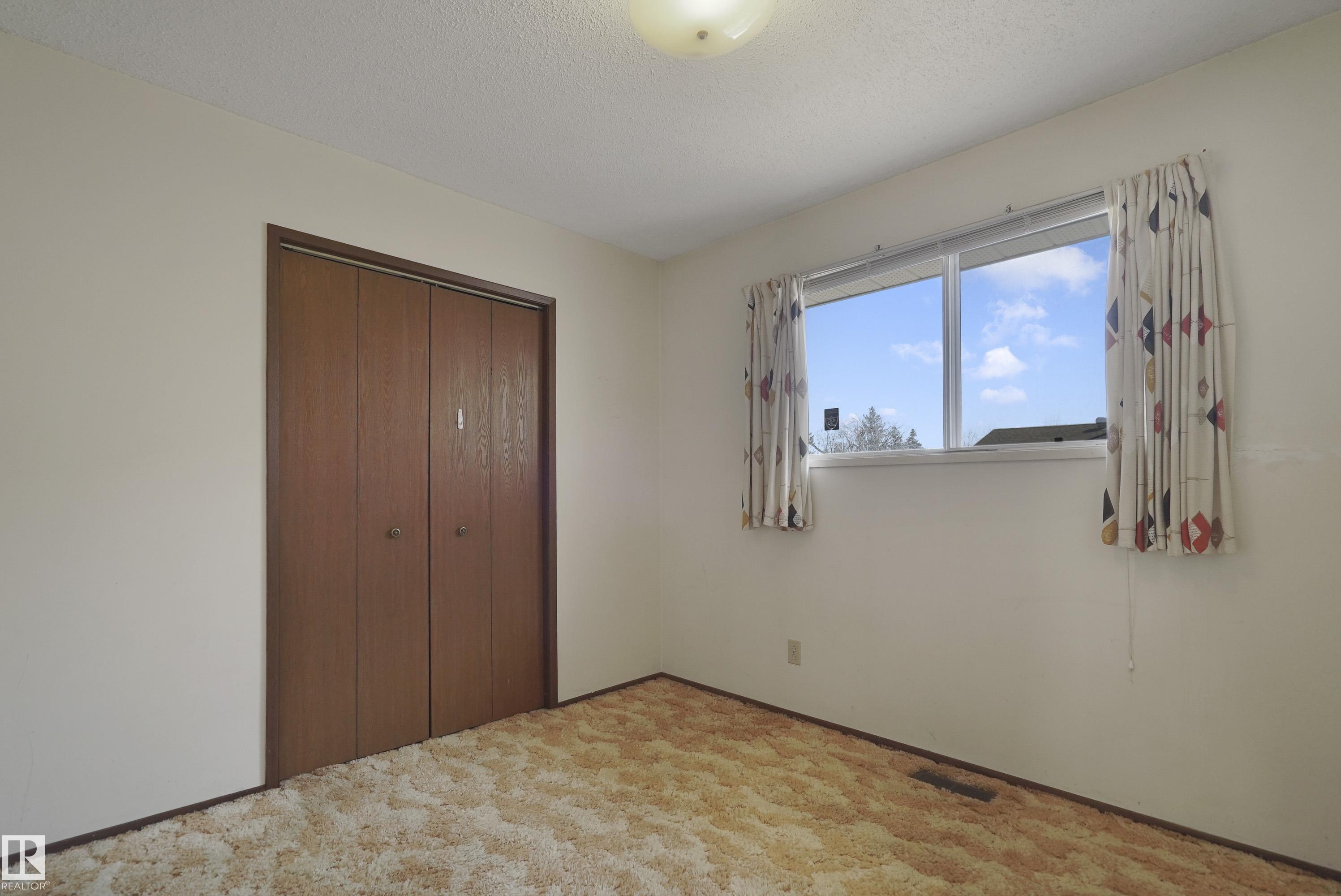 https://zimg.paragon.ice.com/ParagonImages/Property/PM/RAE/225398991/26/0/0/df5591bebe0bfda26677daadd01488d7/1/83127b6dd2ee28390d858d7d8f267c80/225398991-c04f5ebc-9577-439f-9843-9a1916bebf48.JPG