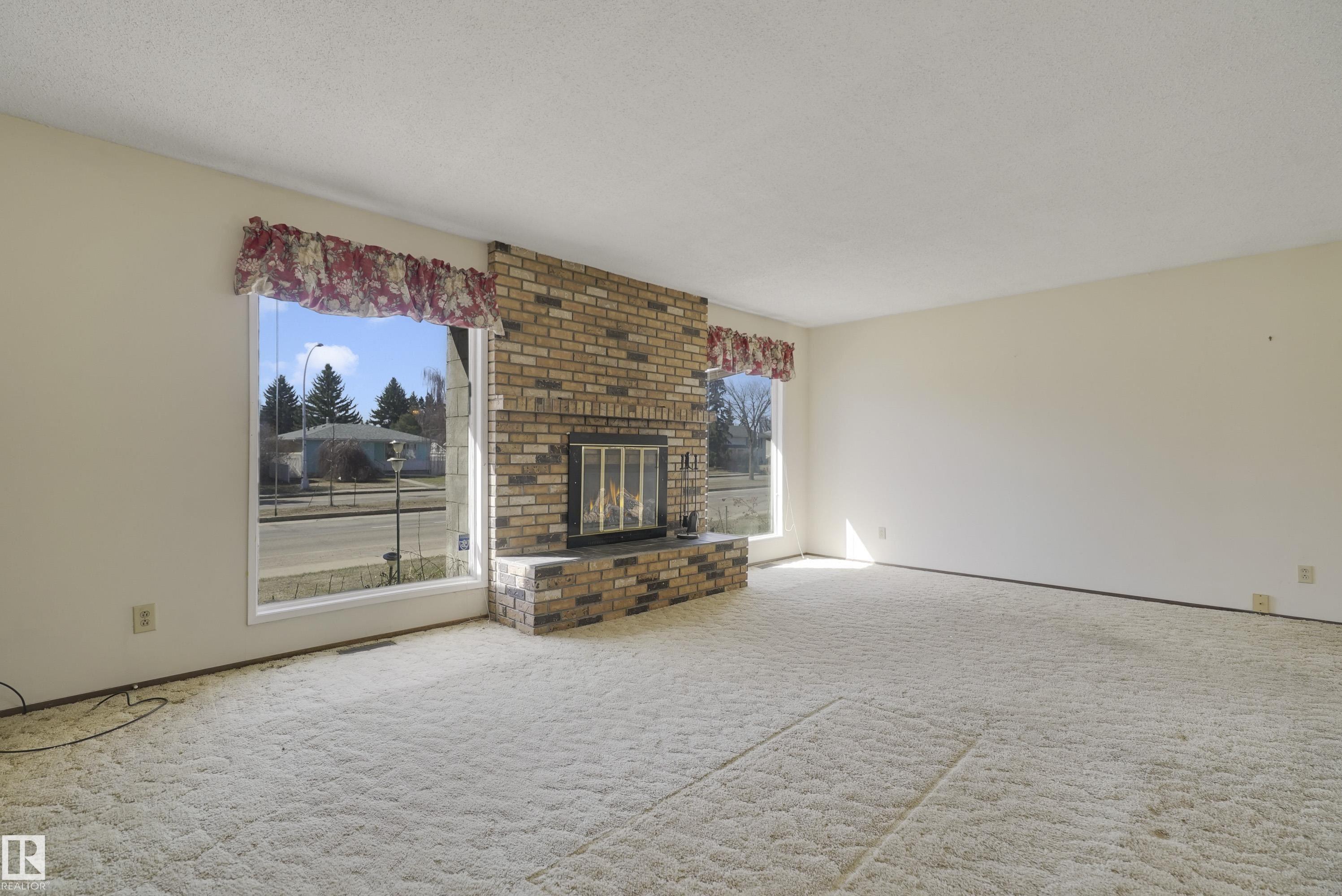 Picture for 10912 40 AV NW
