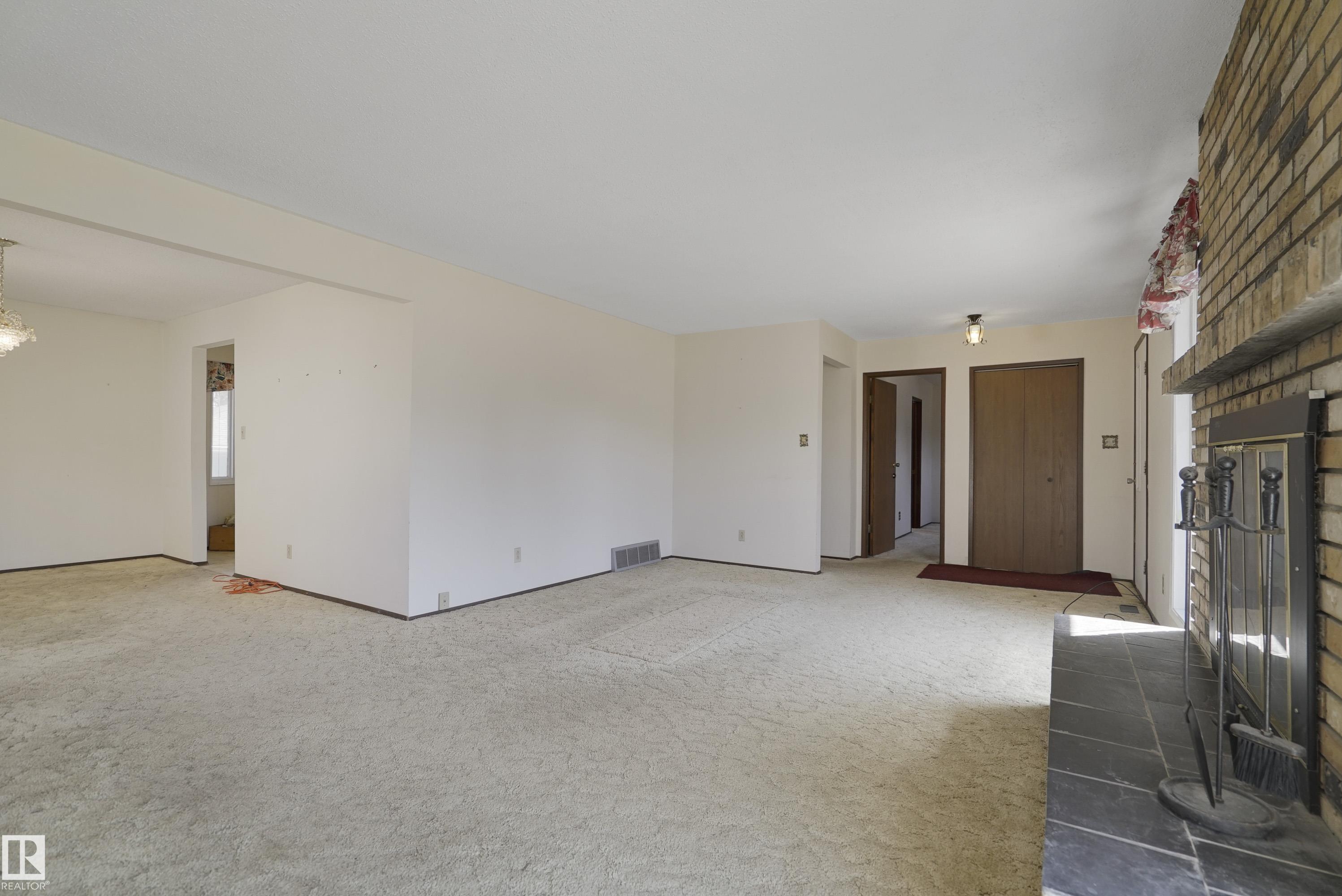 Picture for 10912 40 AV NW