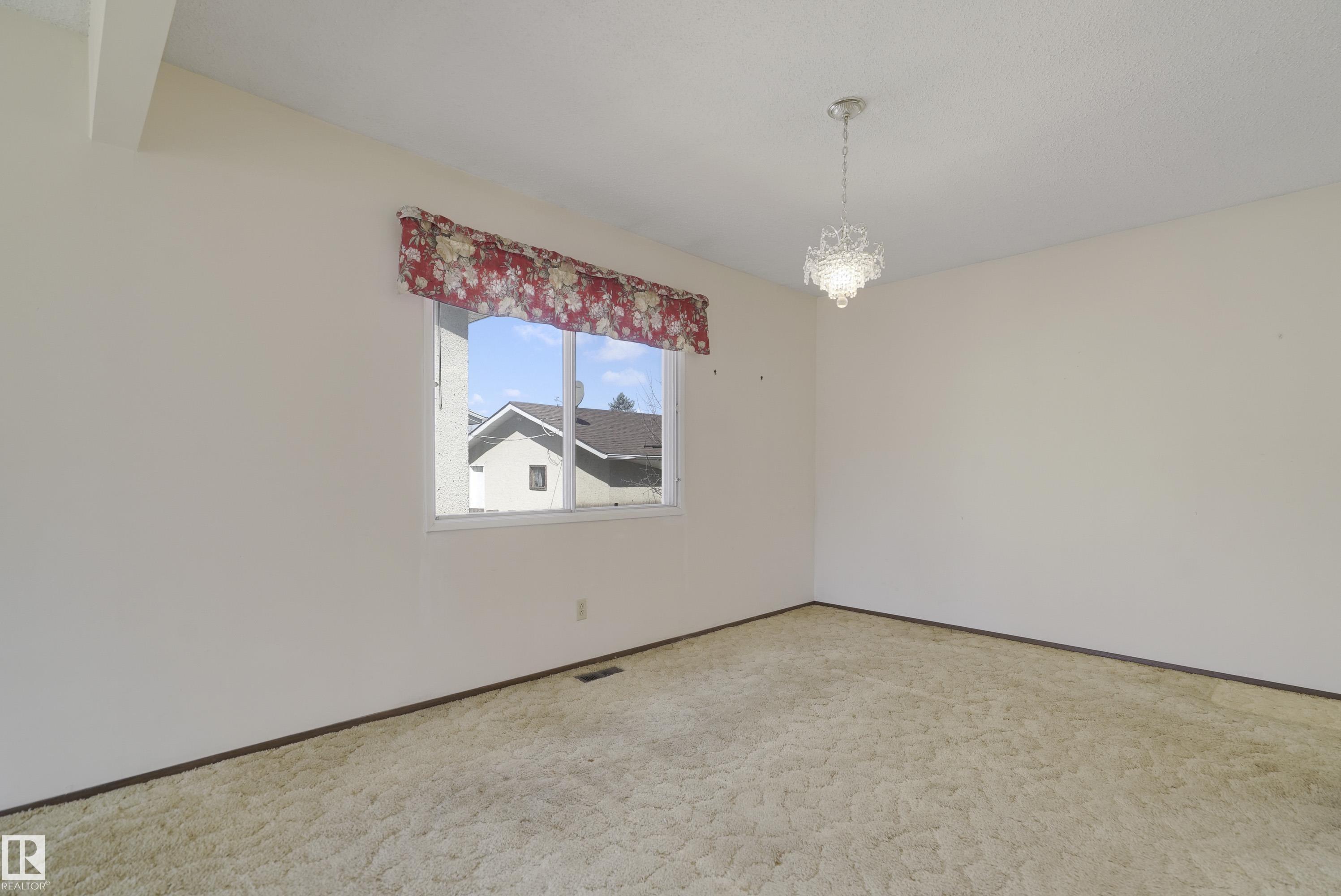 https://zimg.paragon.ice.com/ParagonImages/Property/PM/RAE/225398991/7/0/0/0bbed502eb6c297d0bdea195eec6b4f0/1/83127b6dd2ee28390d858d7d8f267c80/225398991-cca18119-46ef-4dcb-acec-3b2c12fd51dd.JPG