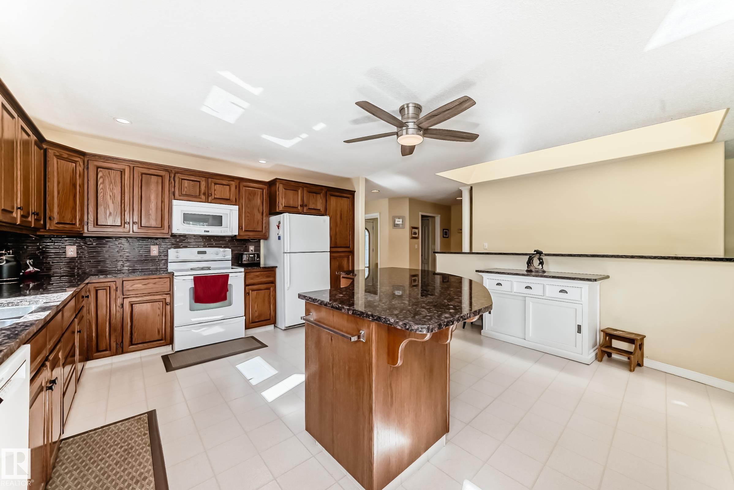 Photo 9 at 7 - 52245 Rge Road 225, Huntington Hills Estates, Rural Strathcona County