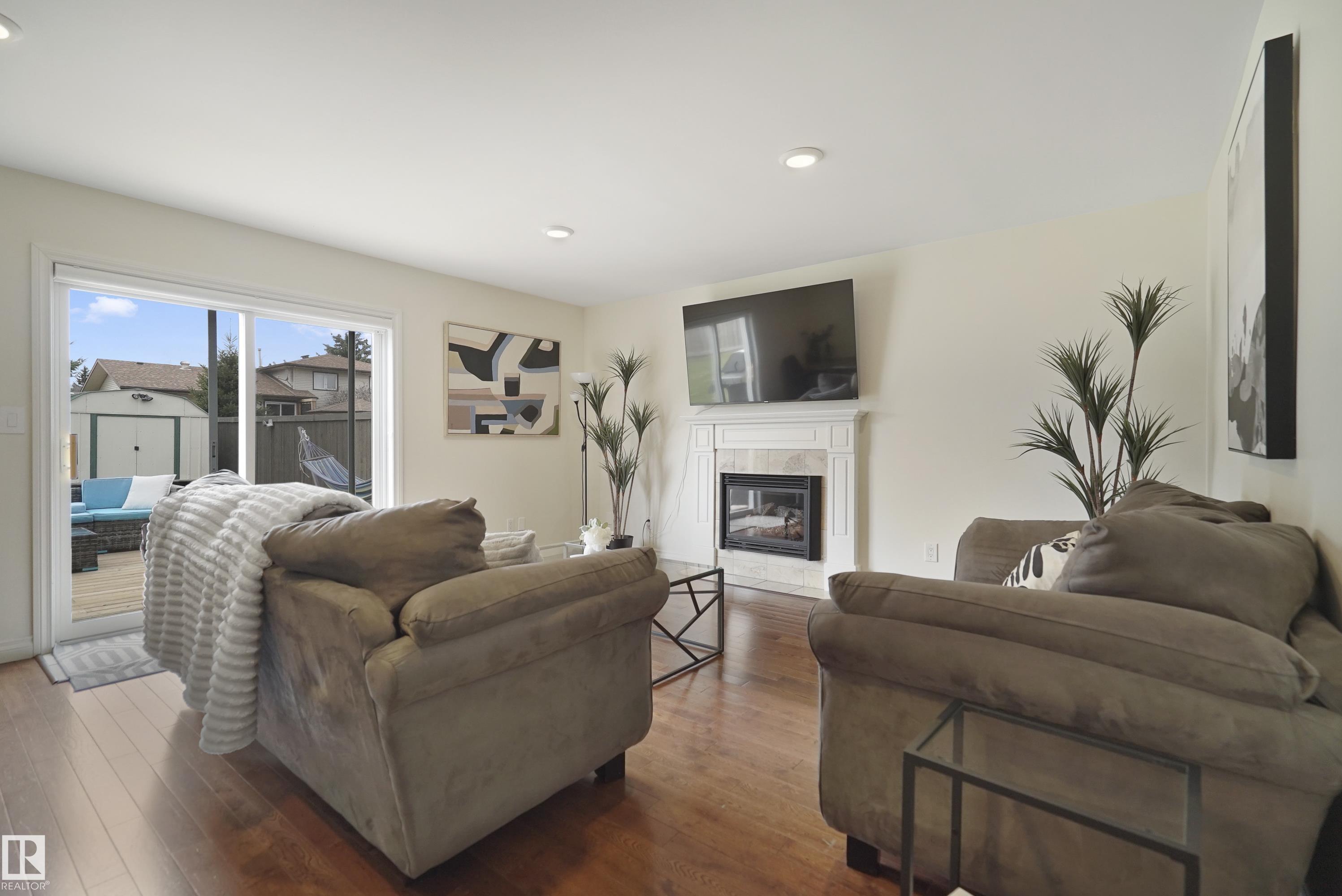 https://zimg.paragon.ice.com/ParagonImages/Property/PM/RAE/225398996/35/0/0/8345381cd2f9d376e8718e691d11c84e/1/d1e4856d75d758526a2a2ce3cacb921e/225398996-d868c2c7-daac-44a8-b17c-b48ebae3d727.JPG