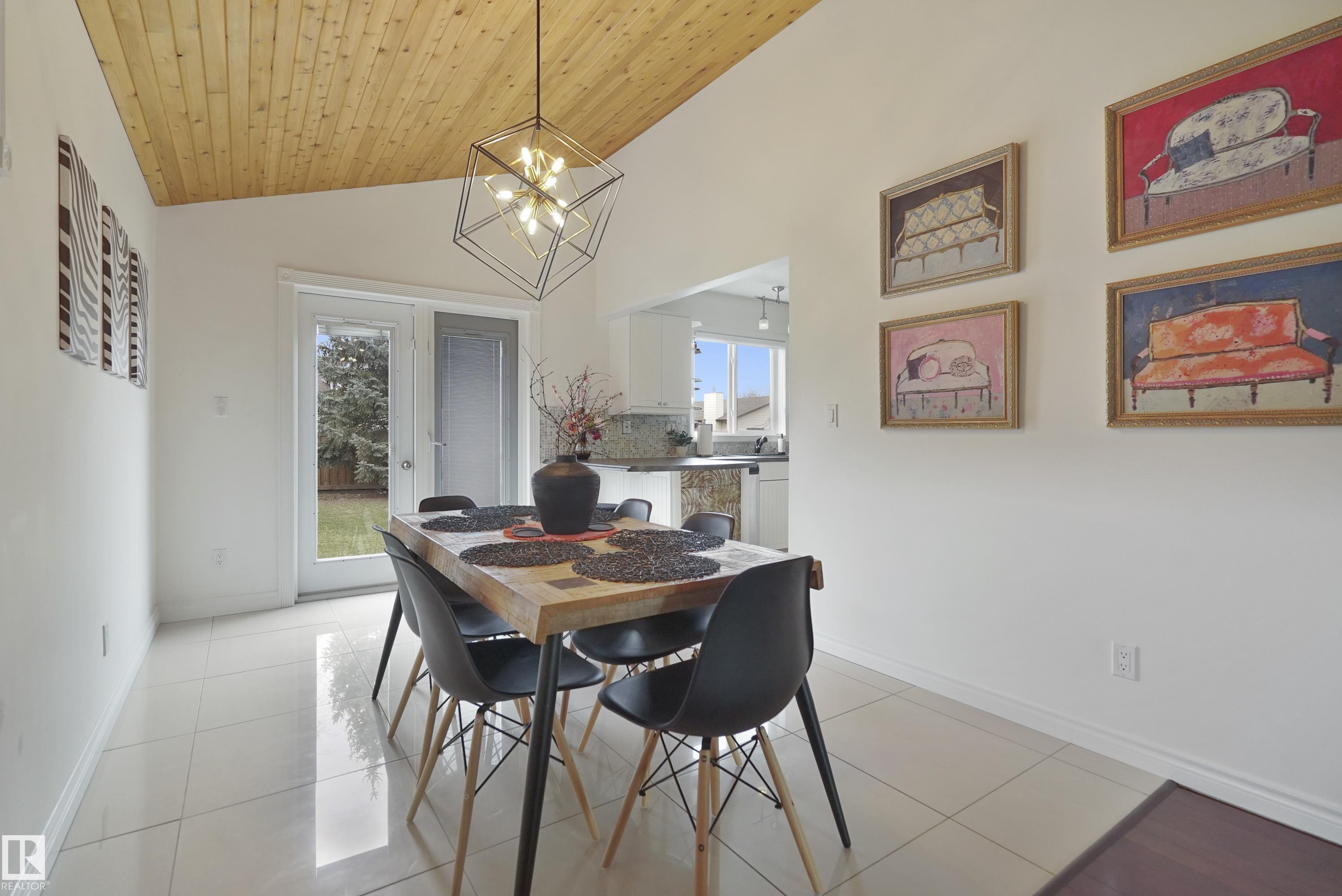 https://zimg.paragon.ice.com/ParagonImages/Property/PM/RAE/225398996/6/0/0/f2aa1ba001945f29b6da638ee69e2f9b/1/d1e4856d75d758526a2a2ce3cacb921e/225398996-4594c971-10d2-44be-85fe-0082a0a1cad8.JPG
