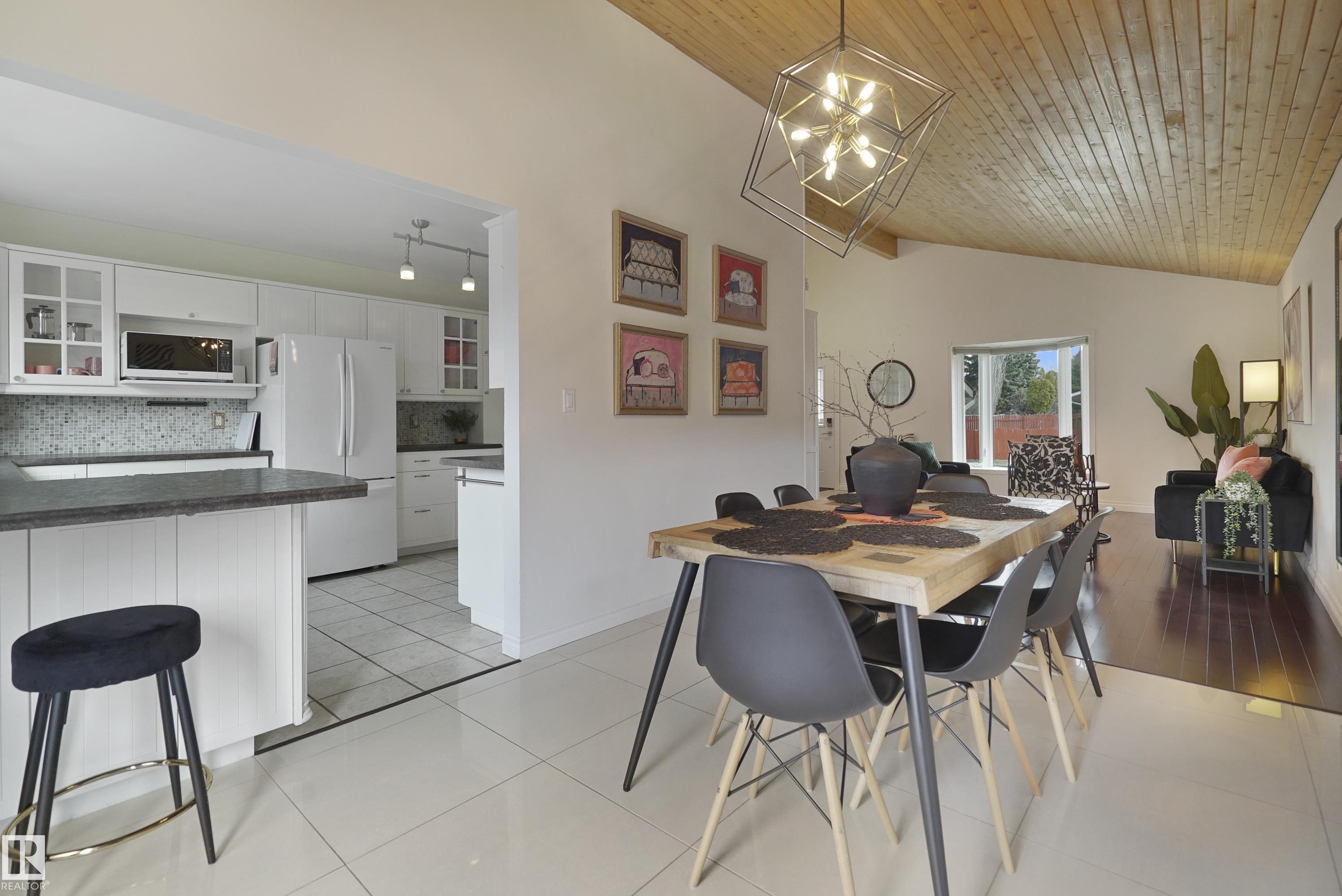 https://zimg.paragon.ice.com/ParagonImages/Property/PM/RAE/225398996/9/0/0/90000f45d9727576c7d99ac5f2c608fe/1/d1e4856d75d758526a2a2ce3cacb921e/225398996-3cb99f90-9445-4621-a630-c5891ef7d559.JPG