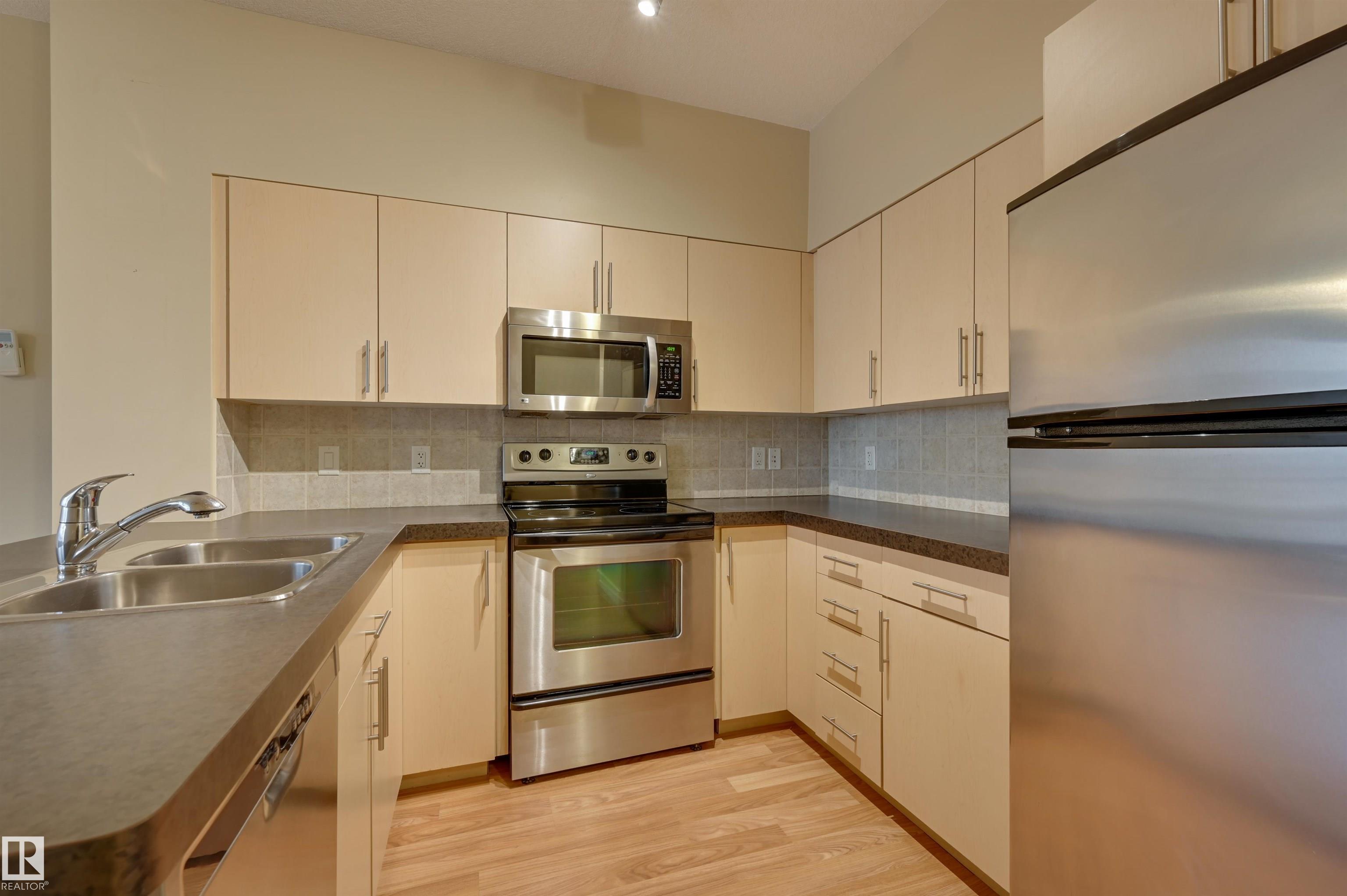 https://zimg.paragon.ice.com/ParagonImages/Property/PM/RAE/225399002/12/0/0/96e13574daa93ff6f3ae80cc79f83c4f/1/c1deb7da2415a4f7349301f08b9a7e0f/225399002-f81c4449-d137-4dec-ade7-7f380dabe001.JPG