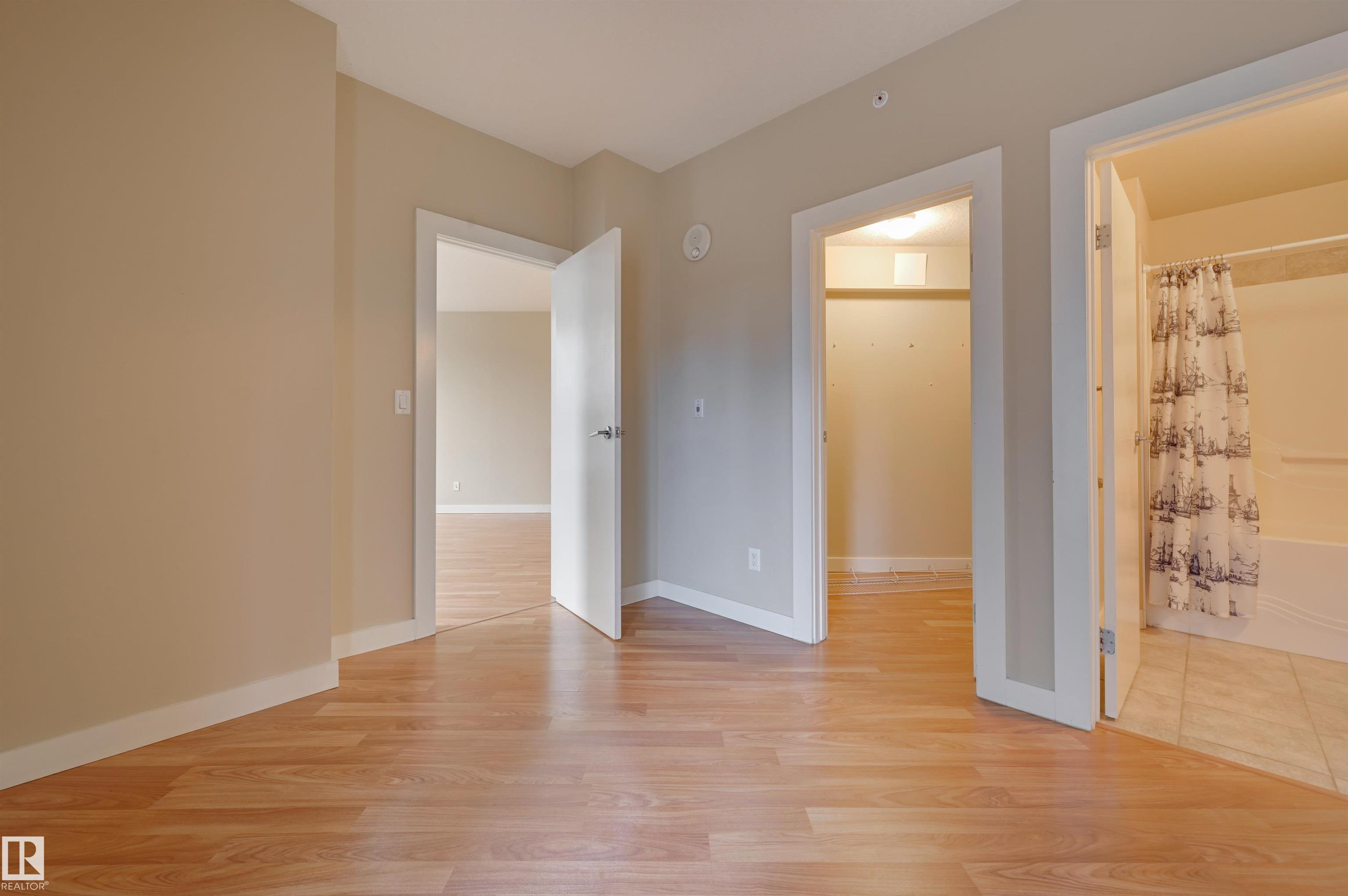 https://zimg.paragon.ice.com/ParagonImages/Property/PM/RAE/225399002/19/0/0/d2b42212d336c59b7e9bc7dc3c636842/1/c1deb7da2415a4f7349301f08b9a7e0f/225399002-6f29d4fe-b9a4-4326-b1cc-cd3b6fbeb496.JPG