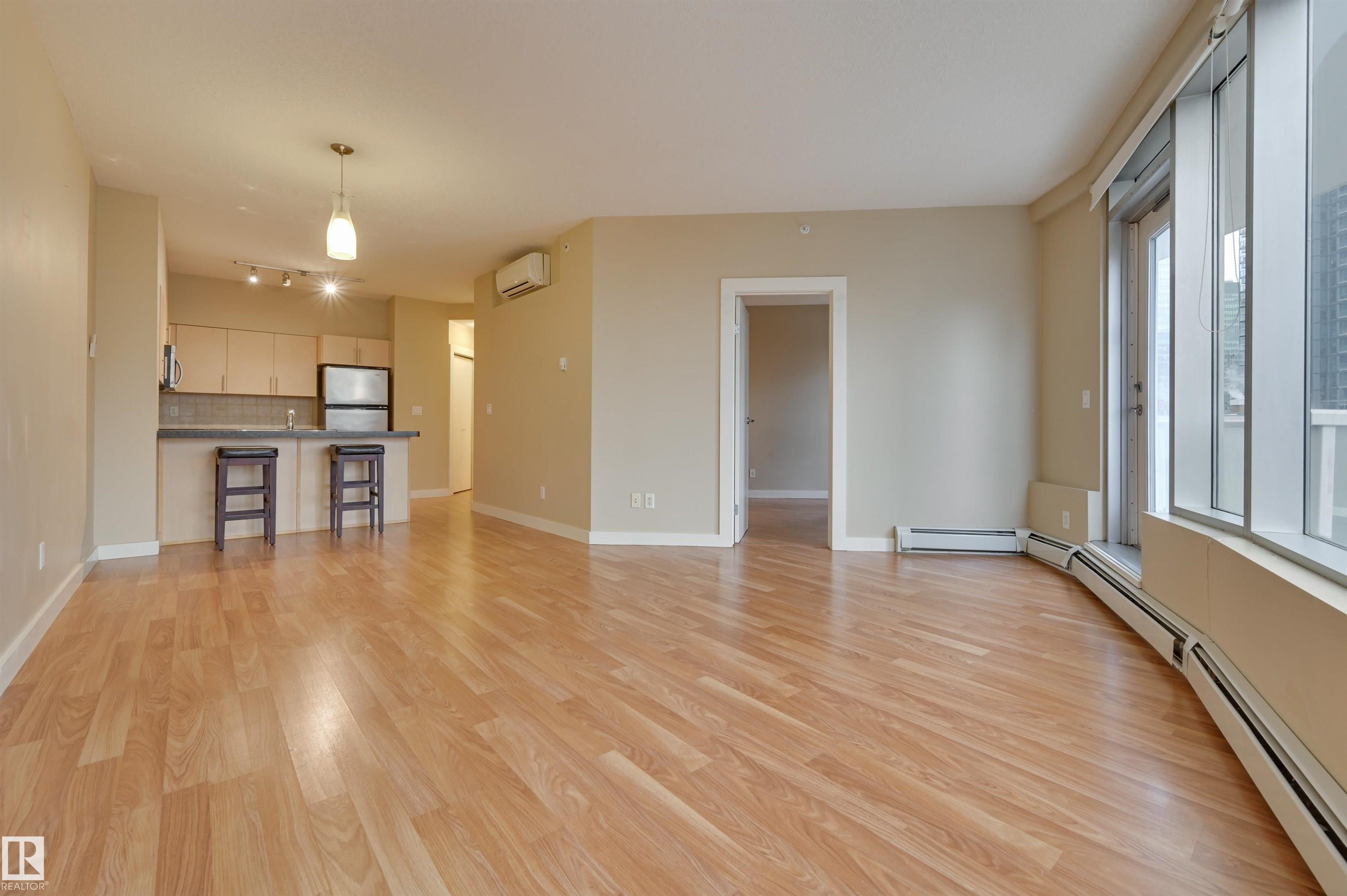 https://zimg.paragon.ice.com/ParagonImages/Property/PM/RAE/225399002/8/0/0/5d67882bb5c9ac7ef09b4791433b2271/1/c1deb7da2415a4f7349301f08b9a7e0f/225399002-4eca1de4-60a6-45d1-9803-a84bd2a9b2a8.JPG