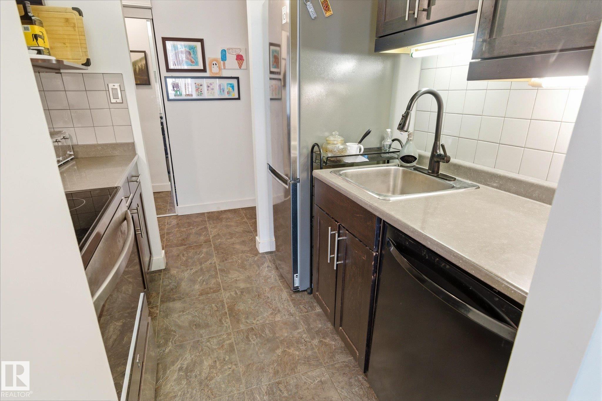 Photo 10 at 811 - 9918 101 Street NW, Downtown, Edmonton