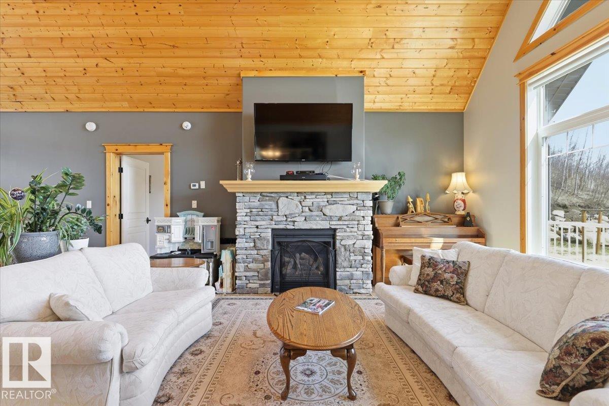 Photo 17 at 160 - 2032 Hwy 622, None, Rural Leduc County