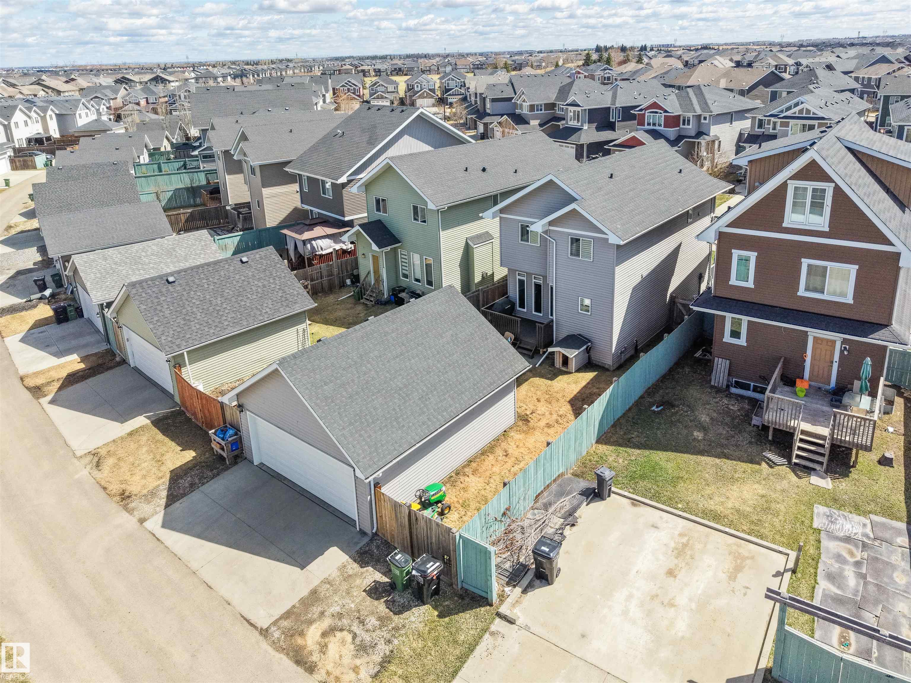 https://zimg.paragon.ice.com/ParagonImages/Property/PM/RAE/225399012/37/0/0/b6ef9ce7932f6278381afa4e884eef8a/1/eb0244e05a62a9655f4f6909377ac693/225399012-15d61c31-87f5-4d54-a046-7bf171dcab8b.JPG