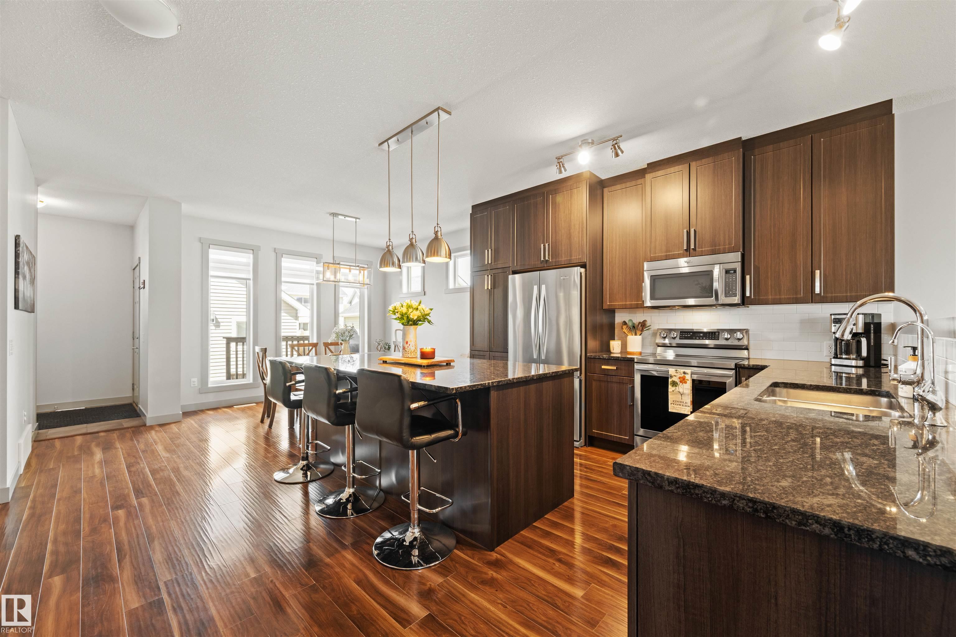 Picture for 16460 15 AV SW