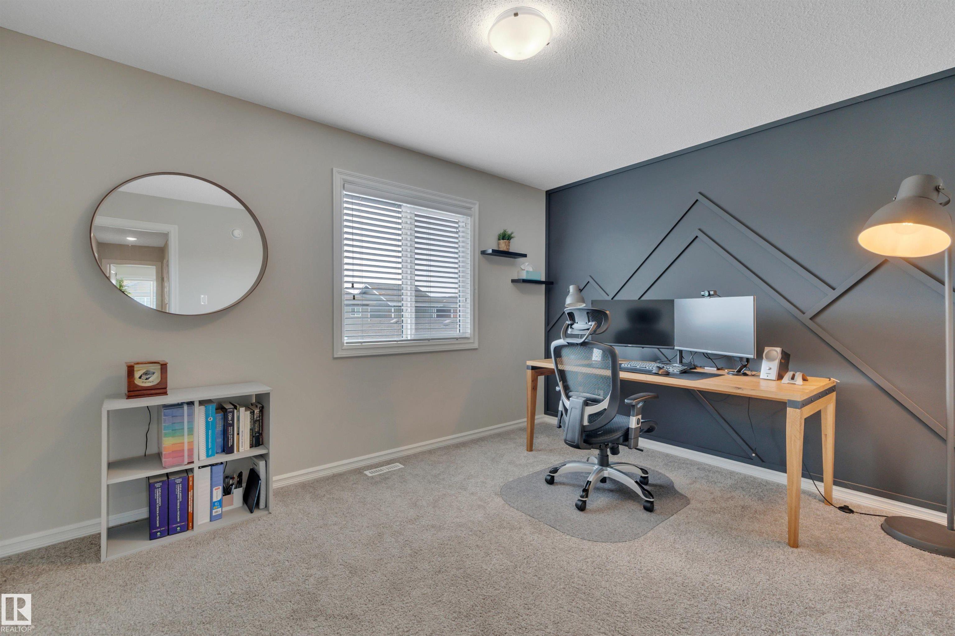 https://zimg.paragon.ice.com/ParagonImages/Property/PM/RAE/225399017/21/0/0/56c4e3bef1cd3e97607ebe822817920c/1/7c4d8a857325213461529ecfe6a2a51f/225399017-4E40F437-D769-4F3D-917B-AF78D7E1FD28.JPG