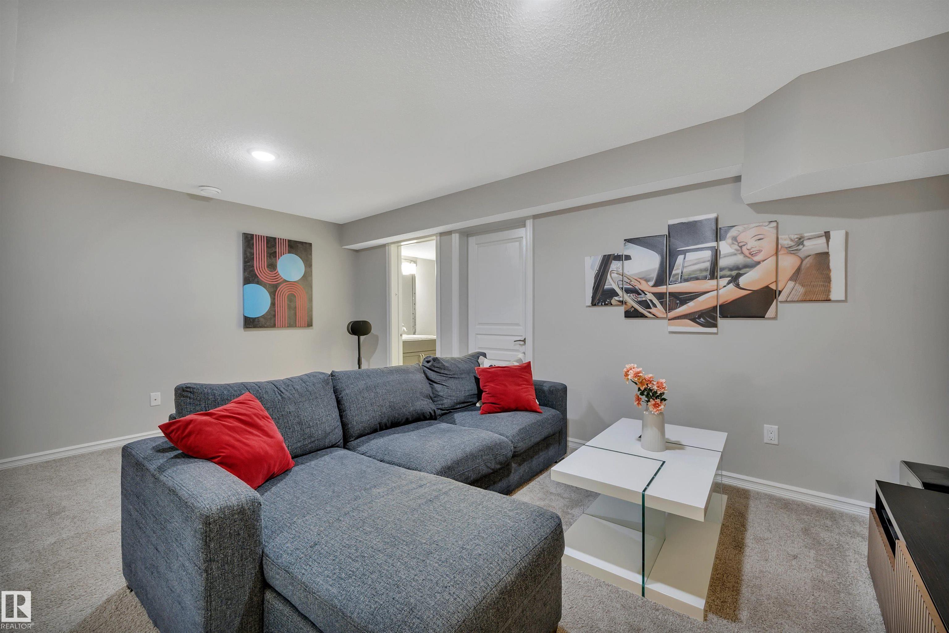 https://zimg.paragon.ice.com/ParagonImages/Property/PM/RAE/225399017/25/0/0/66ec695d7d1a24bb8b2475519f11feaf/1/7c4d8a857325213461529ecfe6a2a51f/225399017-87EBED07-17D4-40E6-80EB-C6A3AEECE15D.JPG