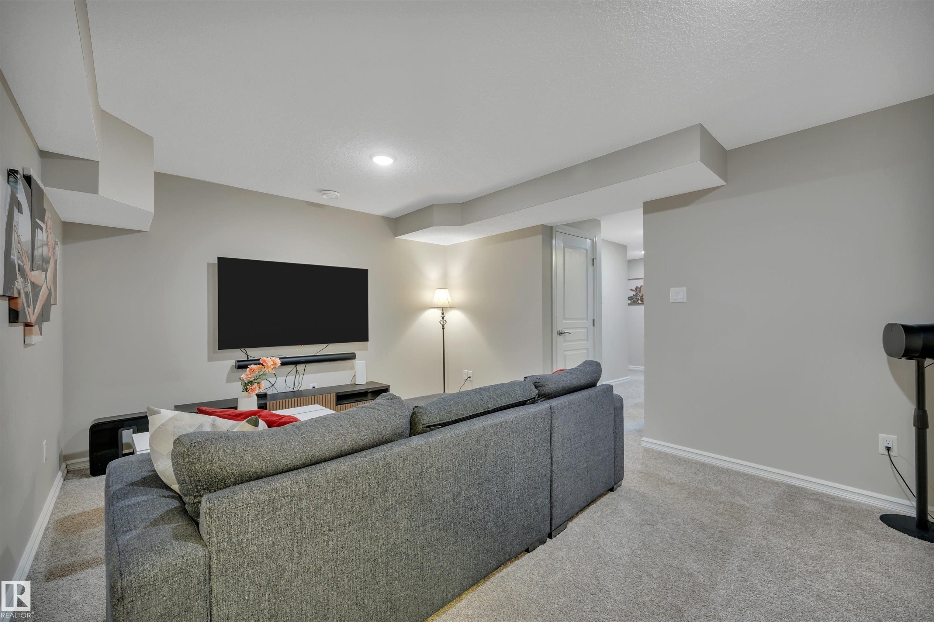 https://zimg.paragon.ice.com/ParagonImages/Property/PM/RAE/225399017/27/0/0/bafc088824f96fea2a3264ace69752d2/1/7c4d8a857325213461529ecfe6a2a51f/225399017-D8900864-901B-43E5-9D4C-59B32FE8F03A.JPG