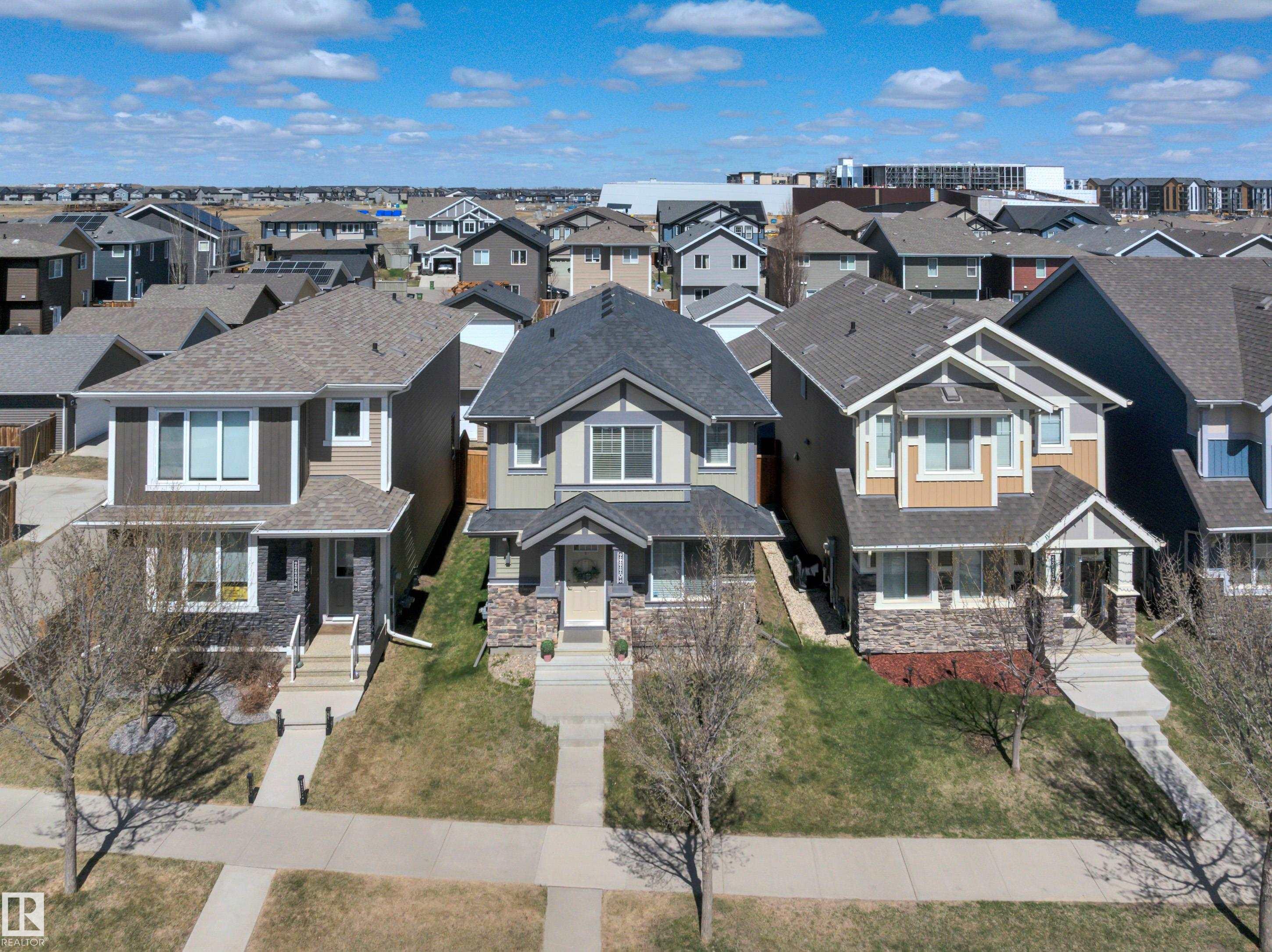 https://zimg.paragon.ice.com/ParagonImages/Property/PM/RAE/225399017/40/0/0/1777710676b8af19ed145fa573bfb848/1/7c4d8a857325213461529ecfe6a2a51f/225399017-454e7533-ebb5-4797-a1f4-47784bd15064.JPG