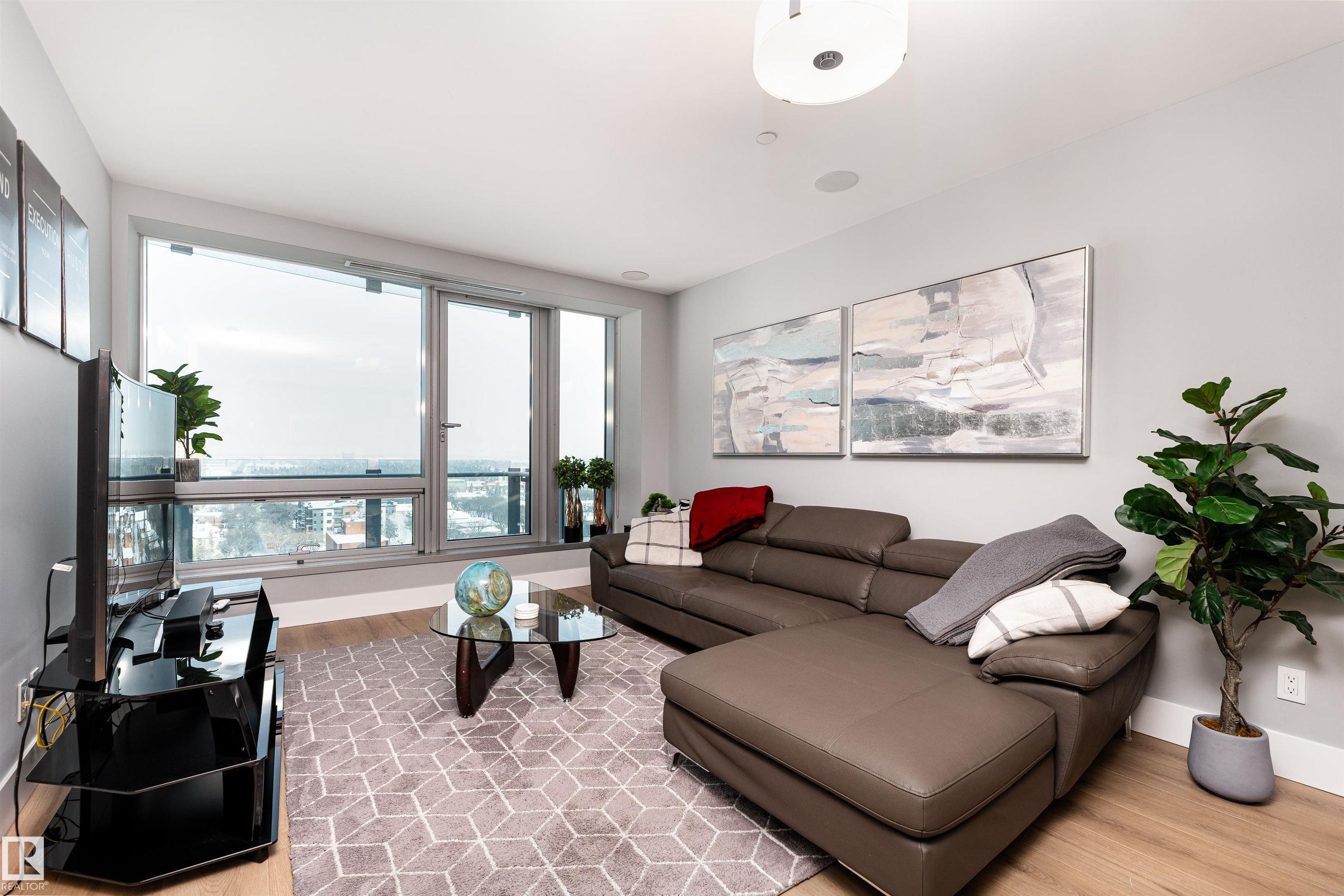 https://zimg.paragon.ice.com/ParagonImages/Property/PM/RAE/225399037/7/0/0/e4010e85ecbbfc0a874445ad2837af3b/1/d34b273b3be09fa2a57bd68e05f8b25a/225399037-dcee664e-3267-4b2e-a1ef-456f5752b48f.JPG