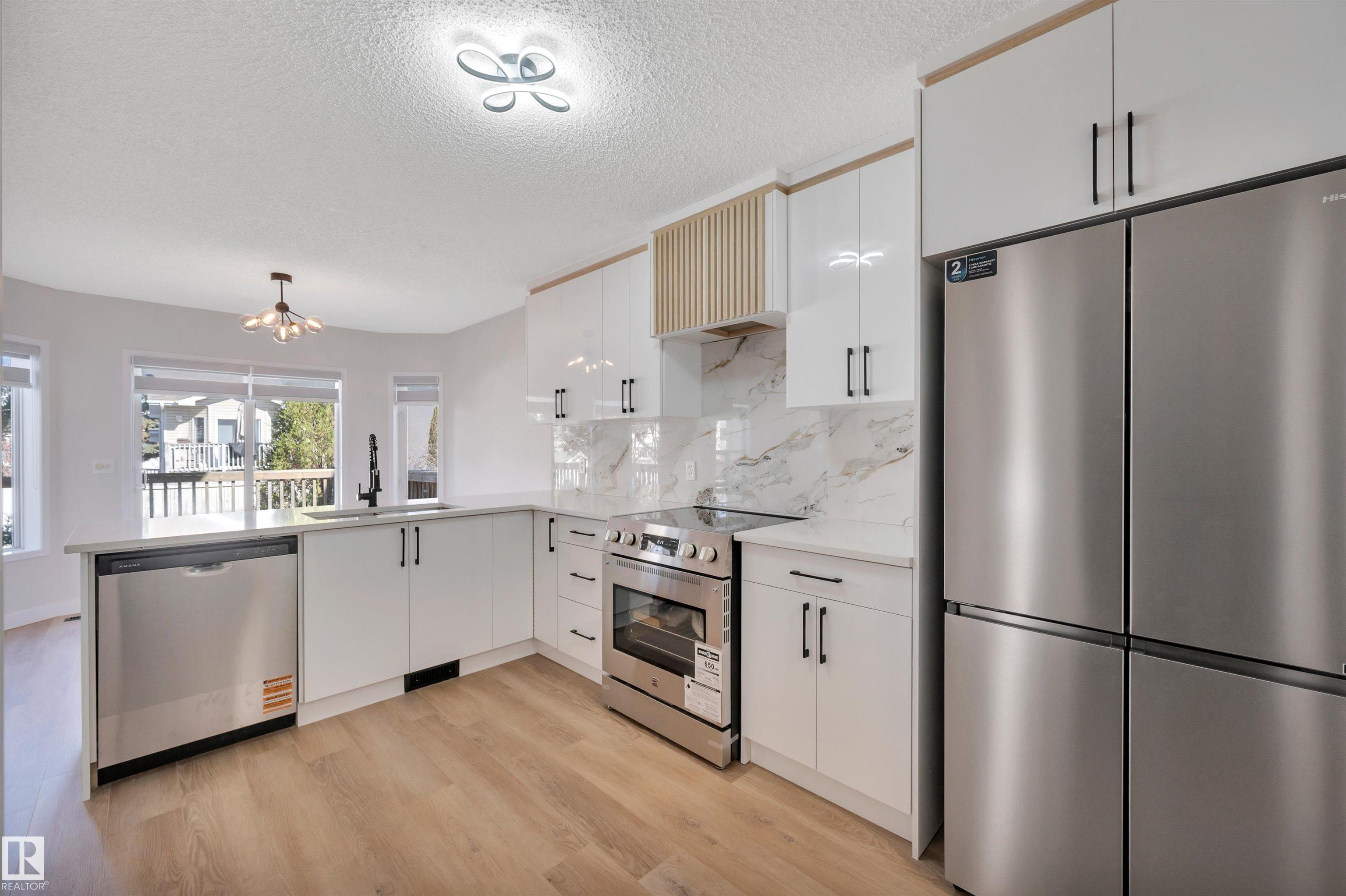Photo 12 at 4124 37a Avenue NW, Kiniski Gardens, Edmonton