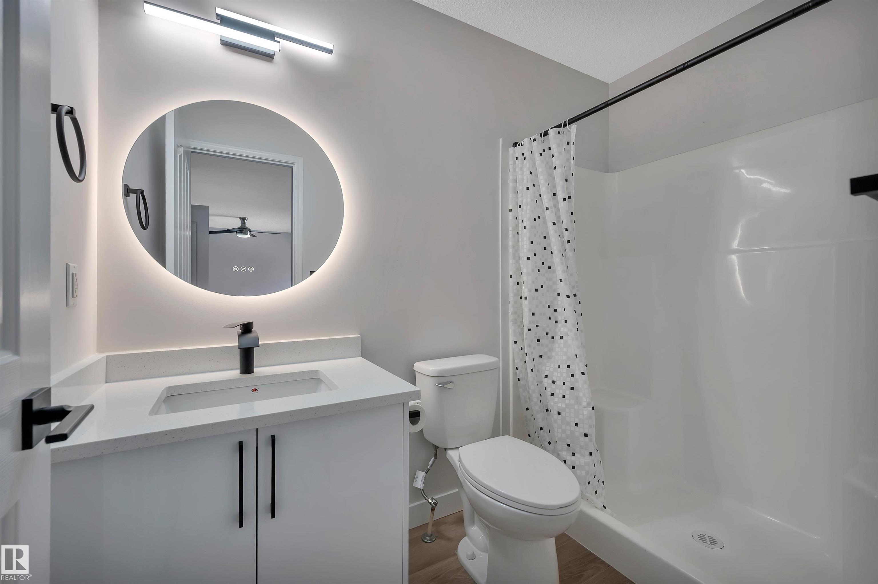 Photo 24 at 4124 37a Avenue NW, Kiniski Gardens, Edmonton
