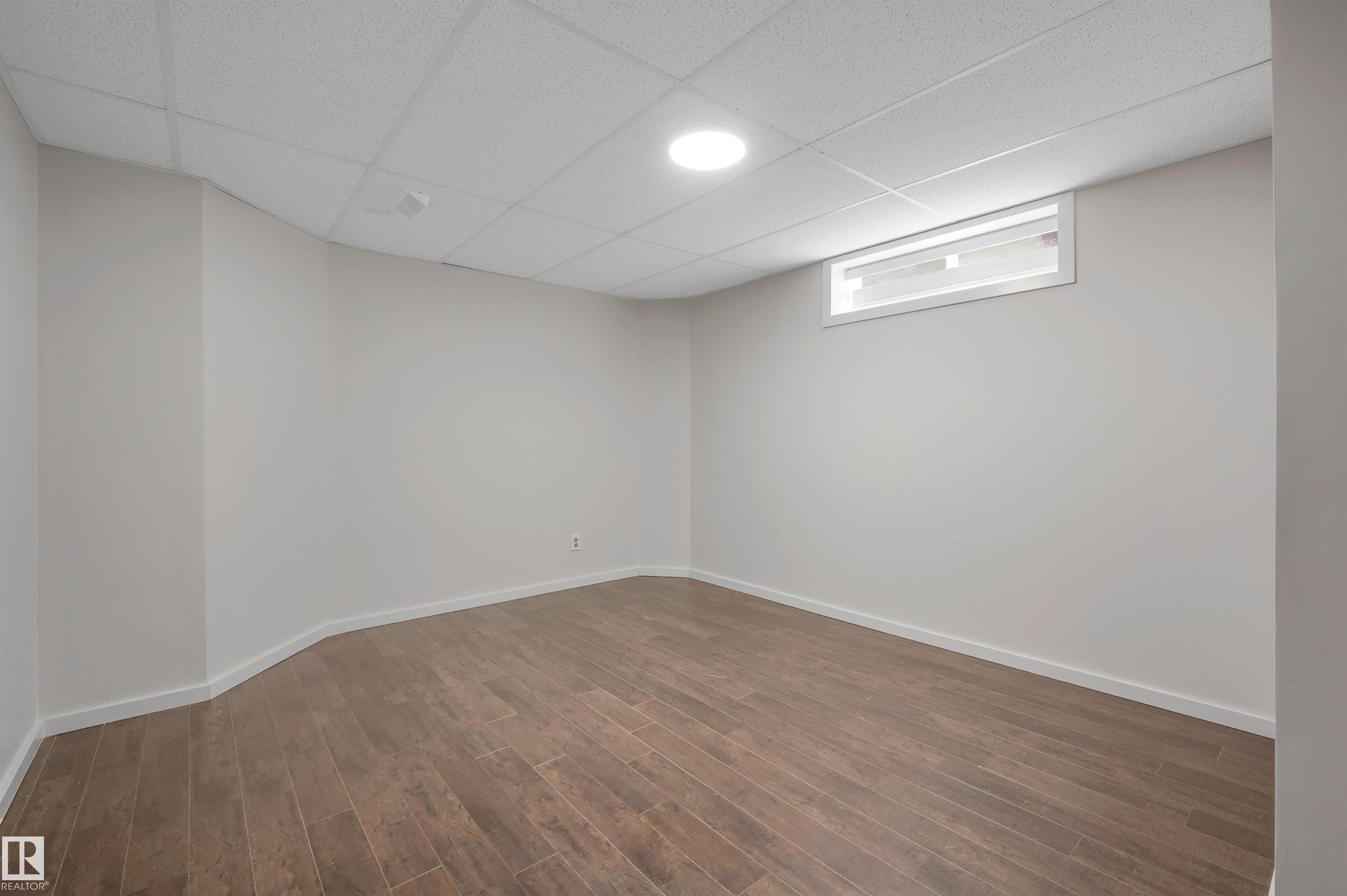 Photo 33 at 4124 37a Avenue NW, Kiniski Gardens, Edmonton