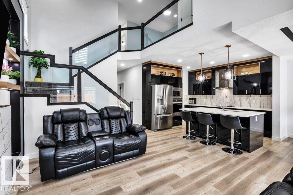 https://zimg.paragon.ice.com/ParagonImages/Property/PM/RAE/225399050/10/0/0/e7e86c69e0adc91e8e88b4ebd0ddf7e0/1/7f6bb9dccfa09ed23a172fdd1a752408/225399050-D76E6D25-E2F2-49FC-81B7-6651097F1A8F.JPG
