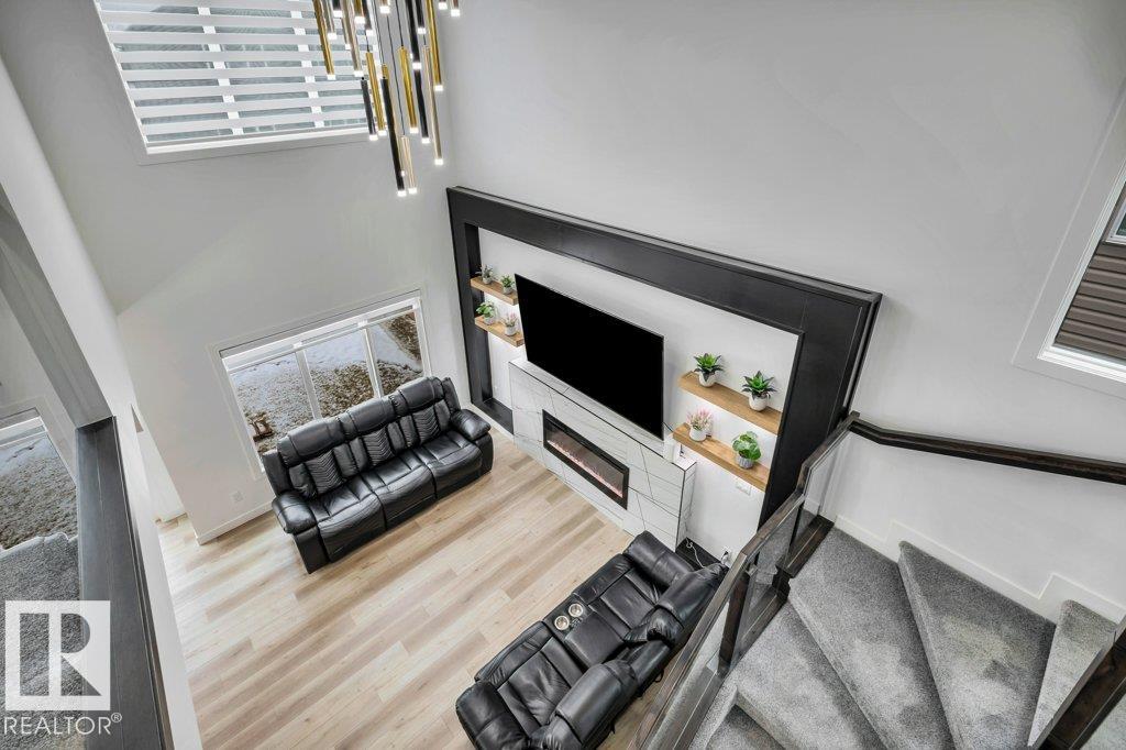 https://zimg.paragon.ice.com/ParagonImages/Property/PM/RAE/225399050/27/0/0/3370e3ca0920d7514264e8add707bef3/1/7f6bb9dccfa09ed23a172fdd1a752408/225399050-8F3ED96B-F01B-40AC-B38D-DC2D5EE3621A.JPG