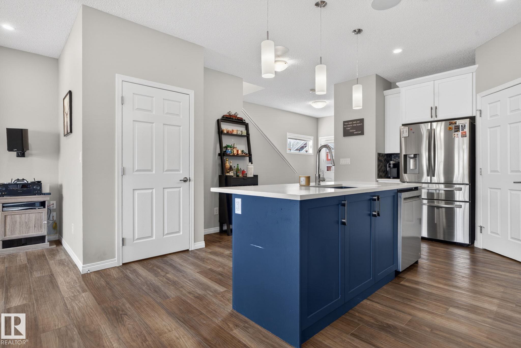 https://zimg.paragon.ice.com/ParagonImages/Property/PM/RAE/225399051/15/0/0/eb8714759fb408e54bb1179e249d9949/1/4ccfe808f8a1360bcf941b2fd9f2a486/225399051-df7f84ab-b036-48ee-9ee6-d0ade6177d5d.JPG