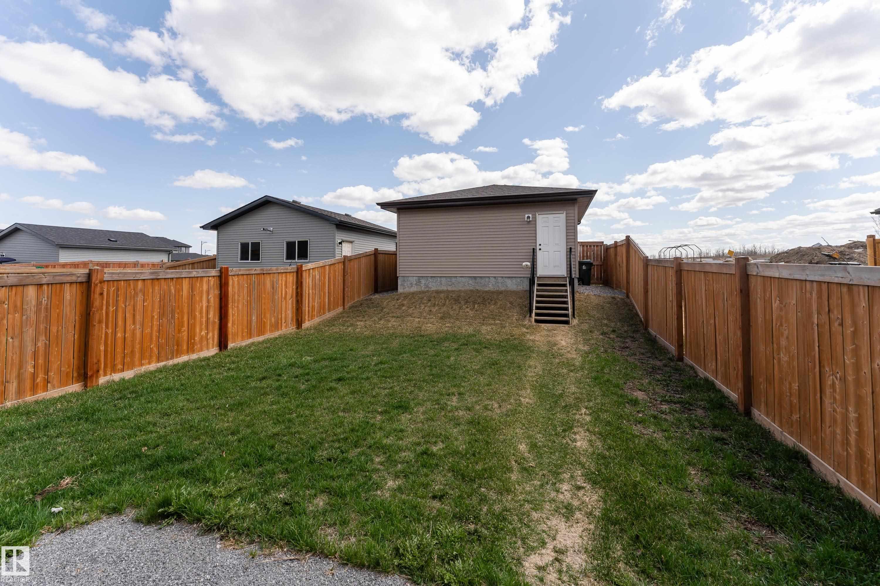 Photo 27 at 7 Tribute Common, Tonewood, Spruce Grove