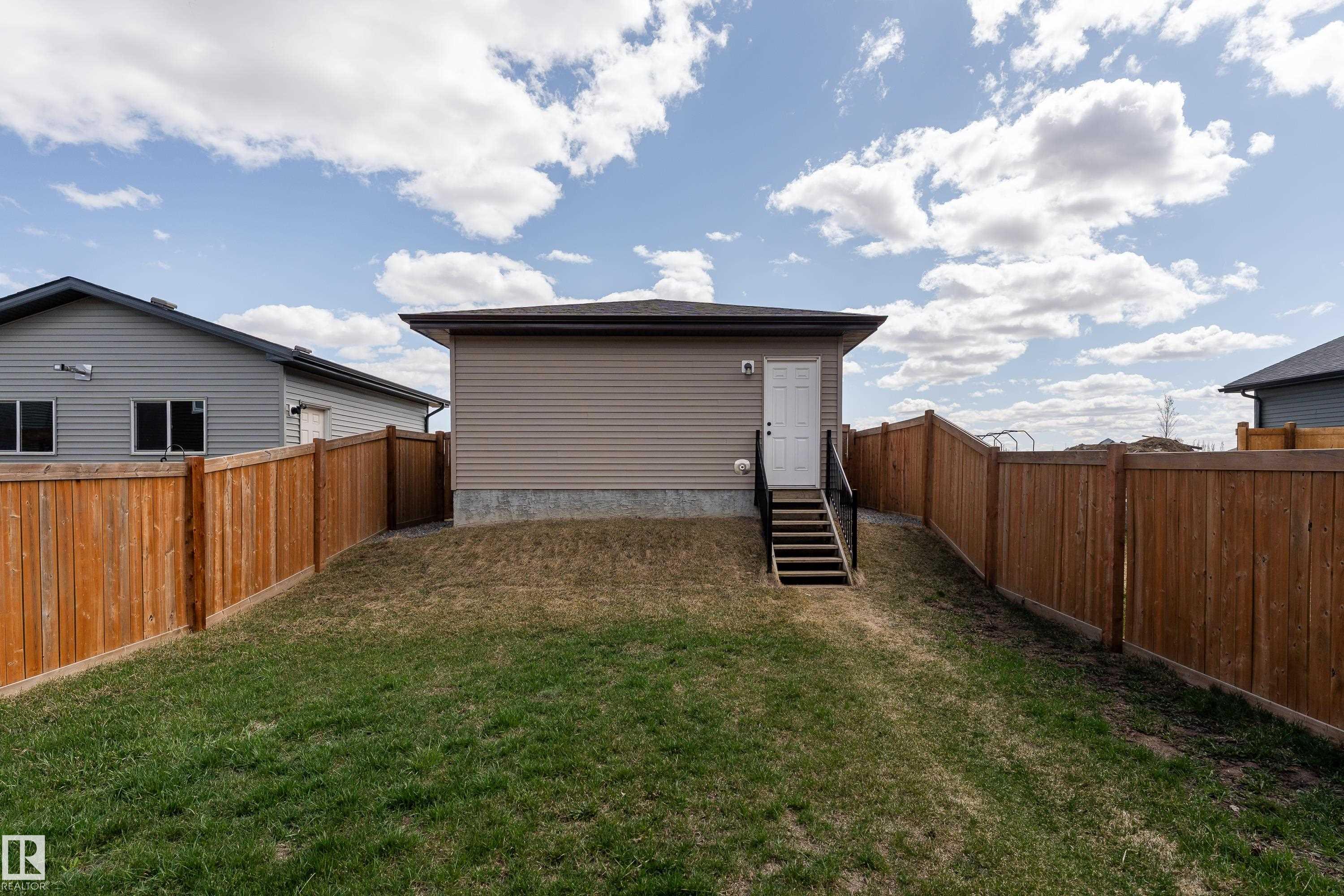 Photo 28 at 7 Tribute Common, Tonewood, Spruce Grove