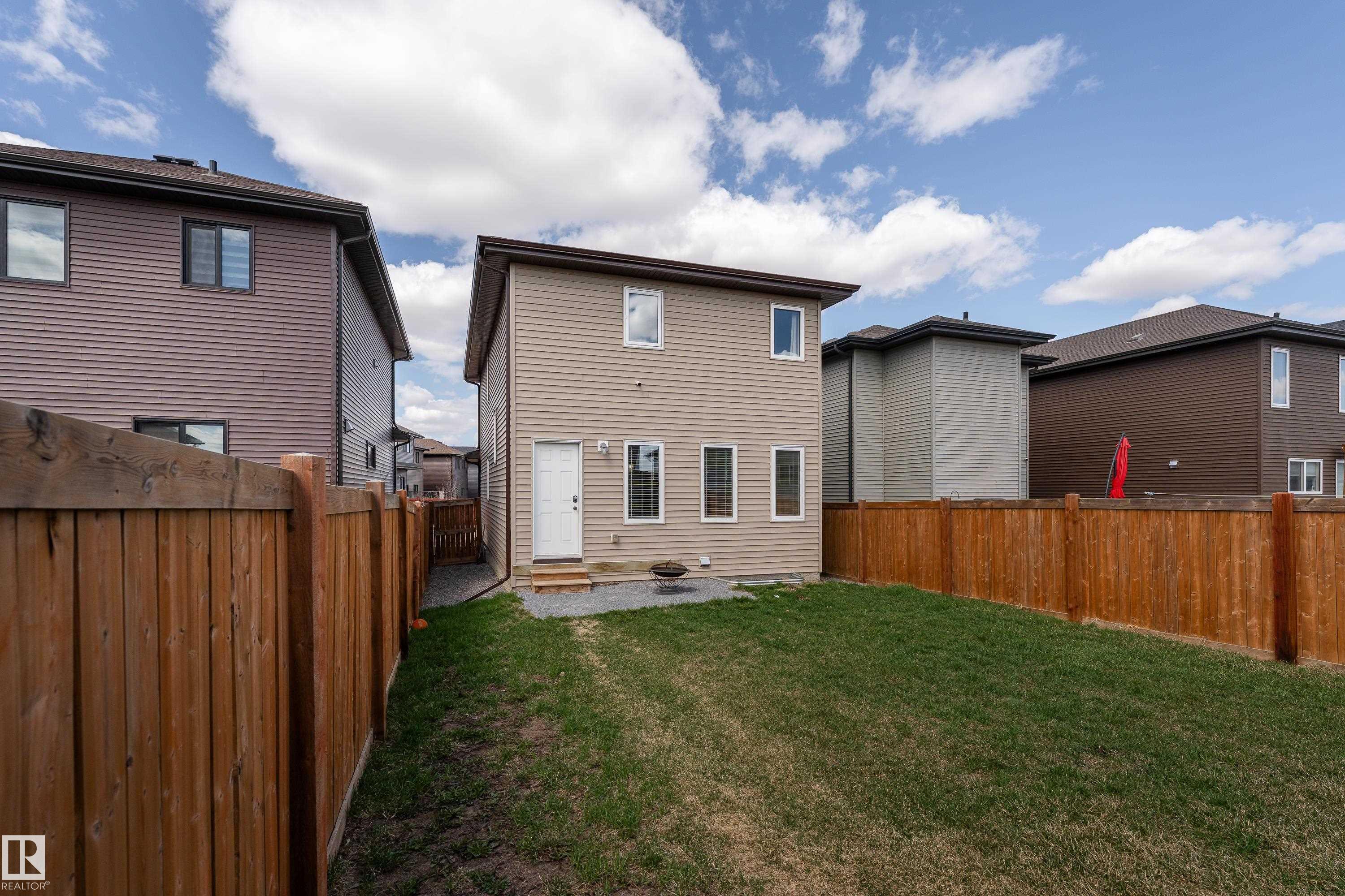 Photo 30 at 7 Tribute Common, Tonewood, Spruce Grove