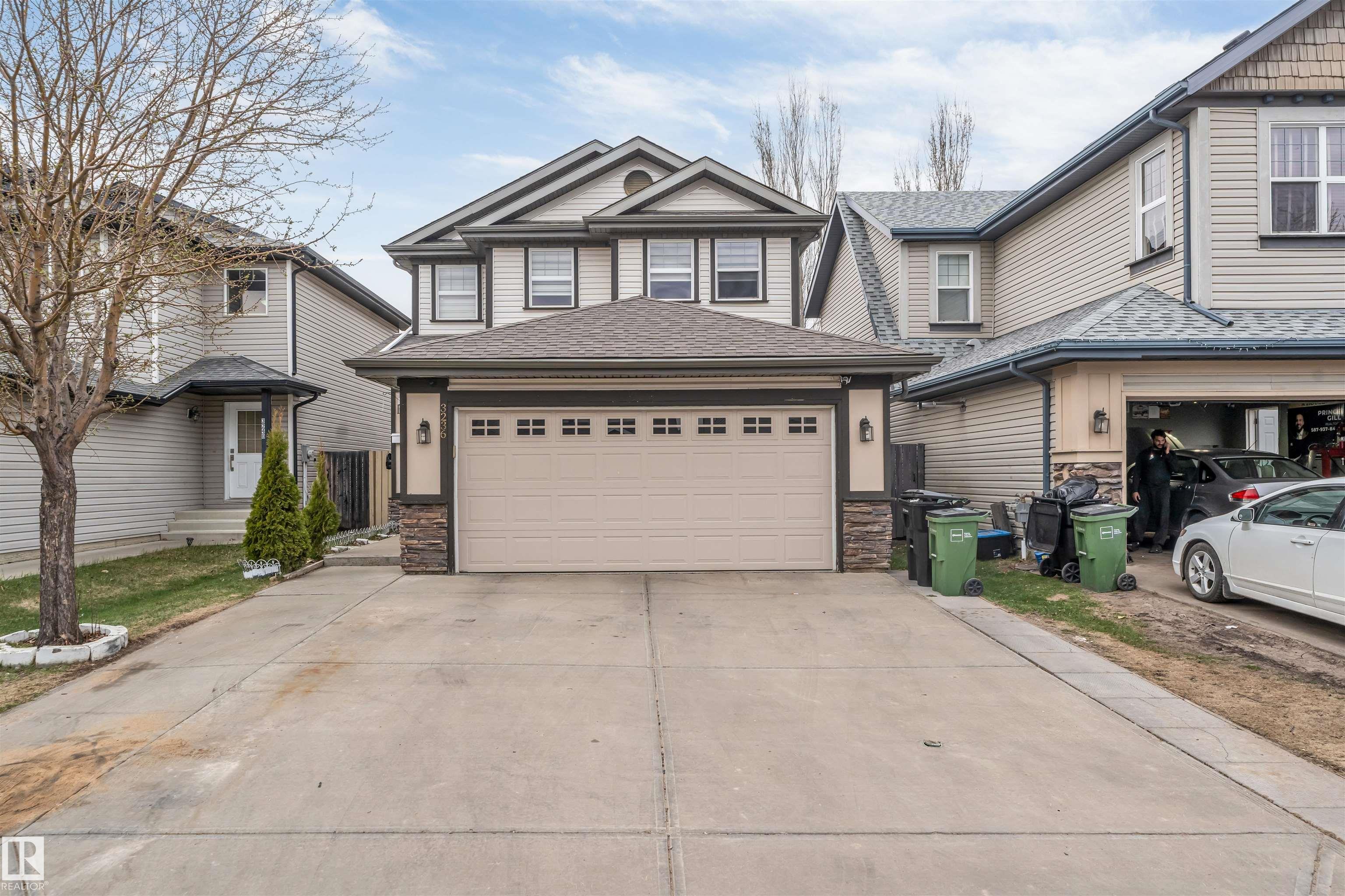 3236 26 Avenue NW, Silver Berry, Edmonton