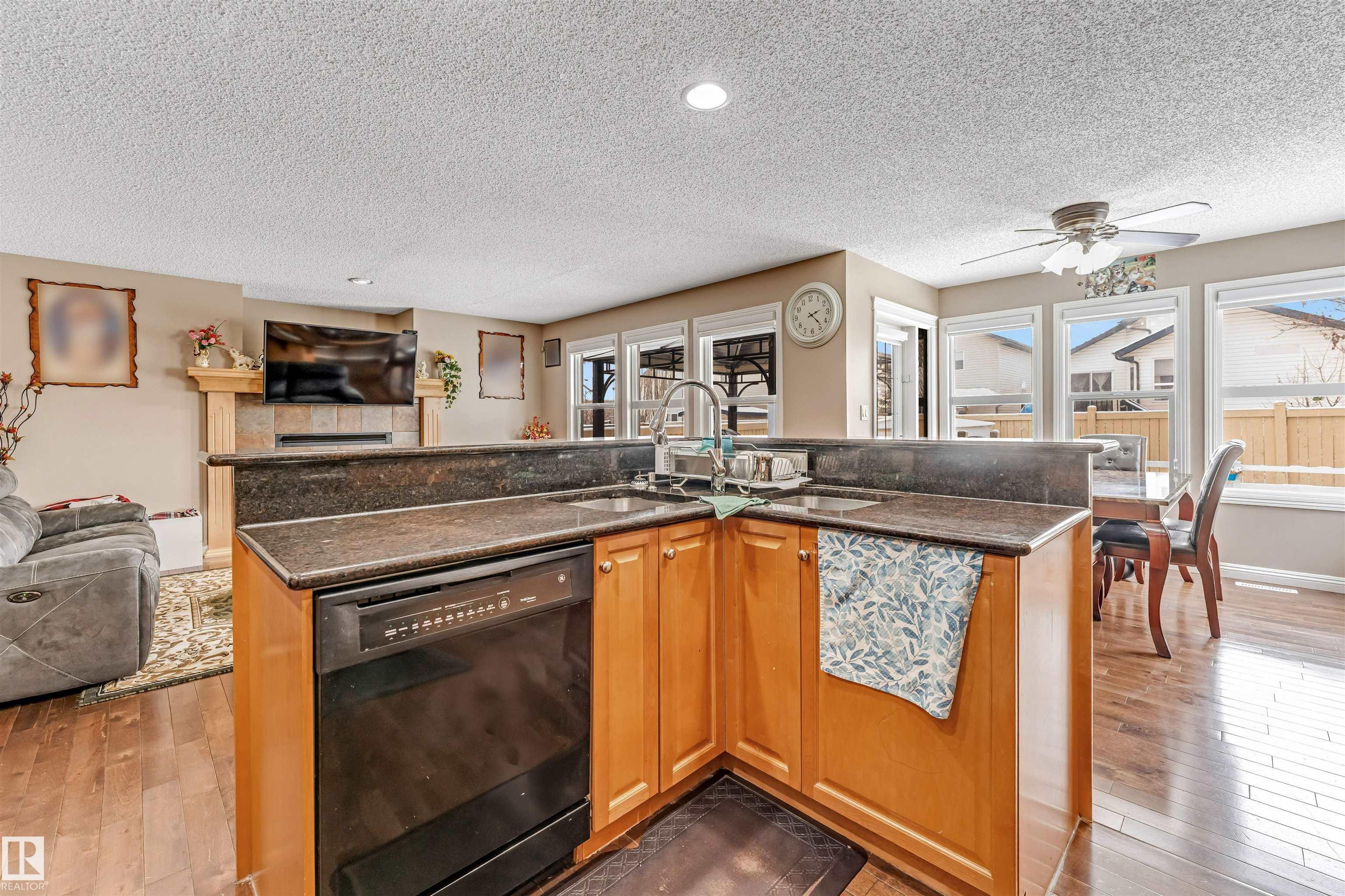 Photo 17 at 3236 26 Avenue NW, Silver Berry, Edmonton