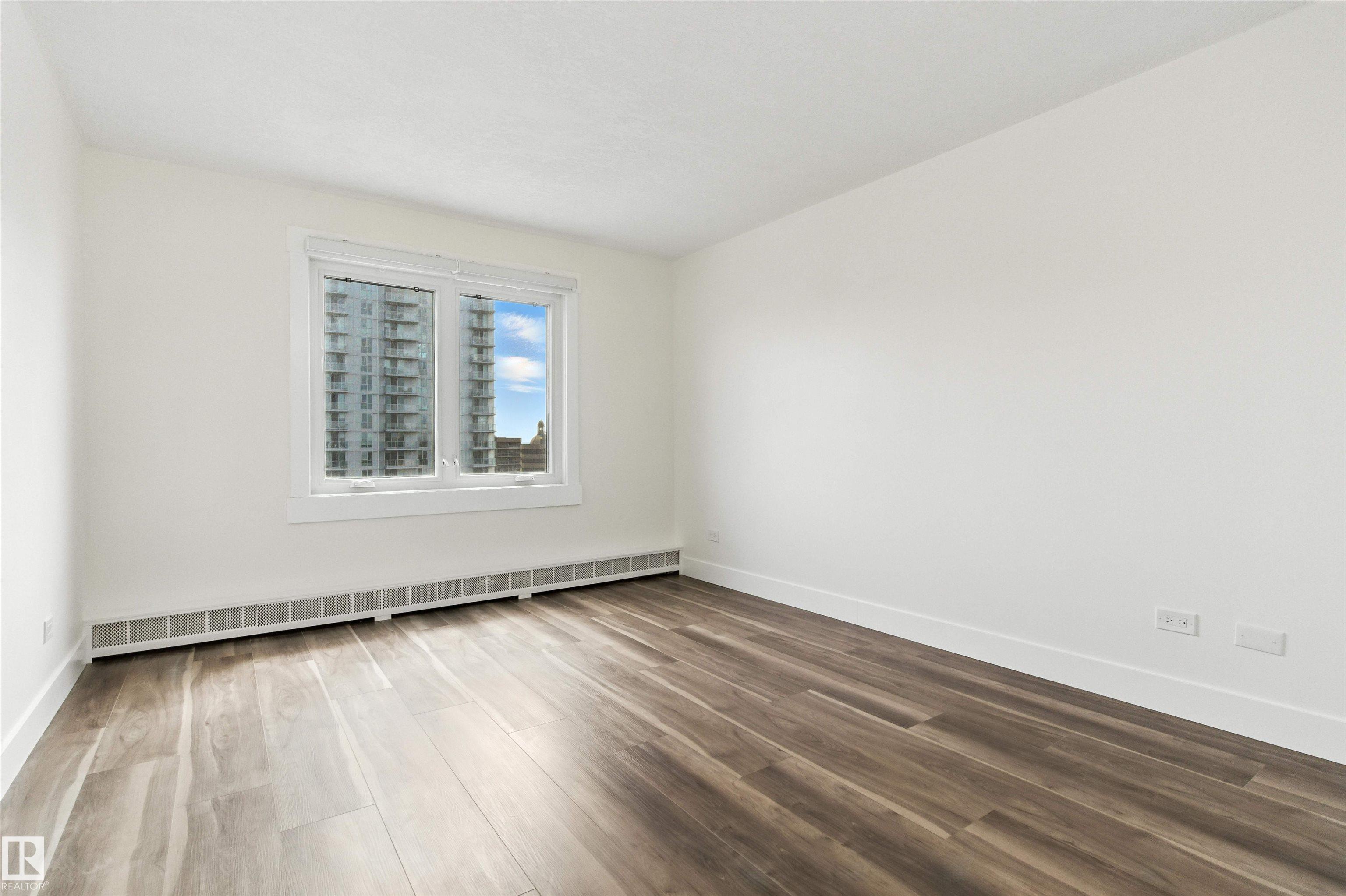 https://zimg.paragon.ice.com/ParagonImages/Property/PM/RAE/225399079/14/0/0/f4cb909fe979073eef9013d4cedad606/1/7661bb6e5a5fdb380aaa67bc846f9b02/225399079-98CADF03-C2F0-4B0B-B8FD-08F5F6C5F5A2.JPG